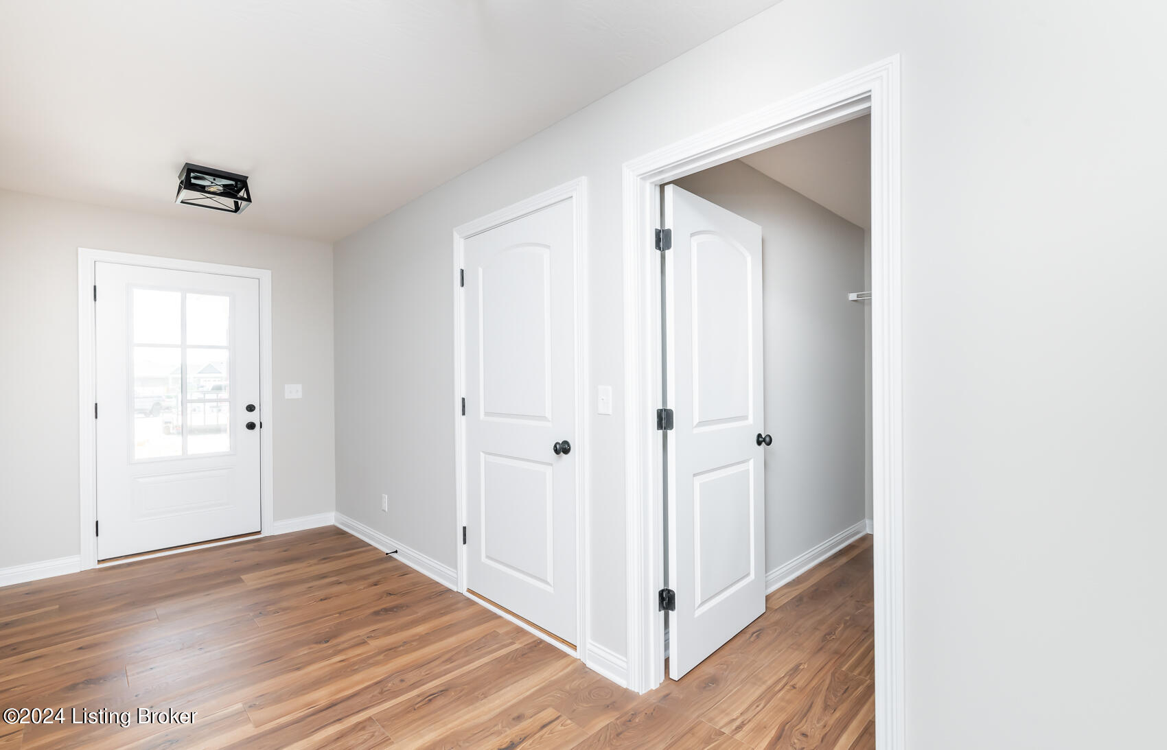 116 Hollow Springs Dr