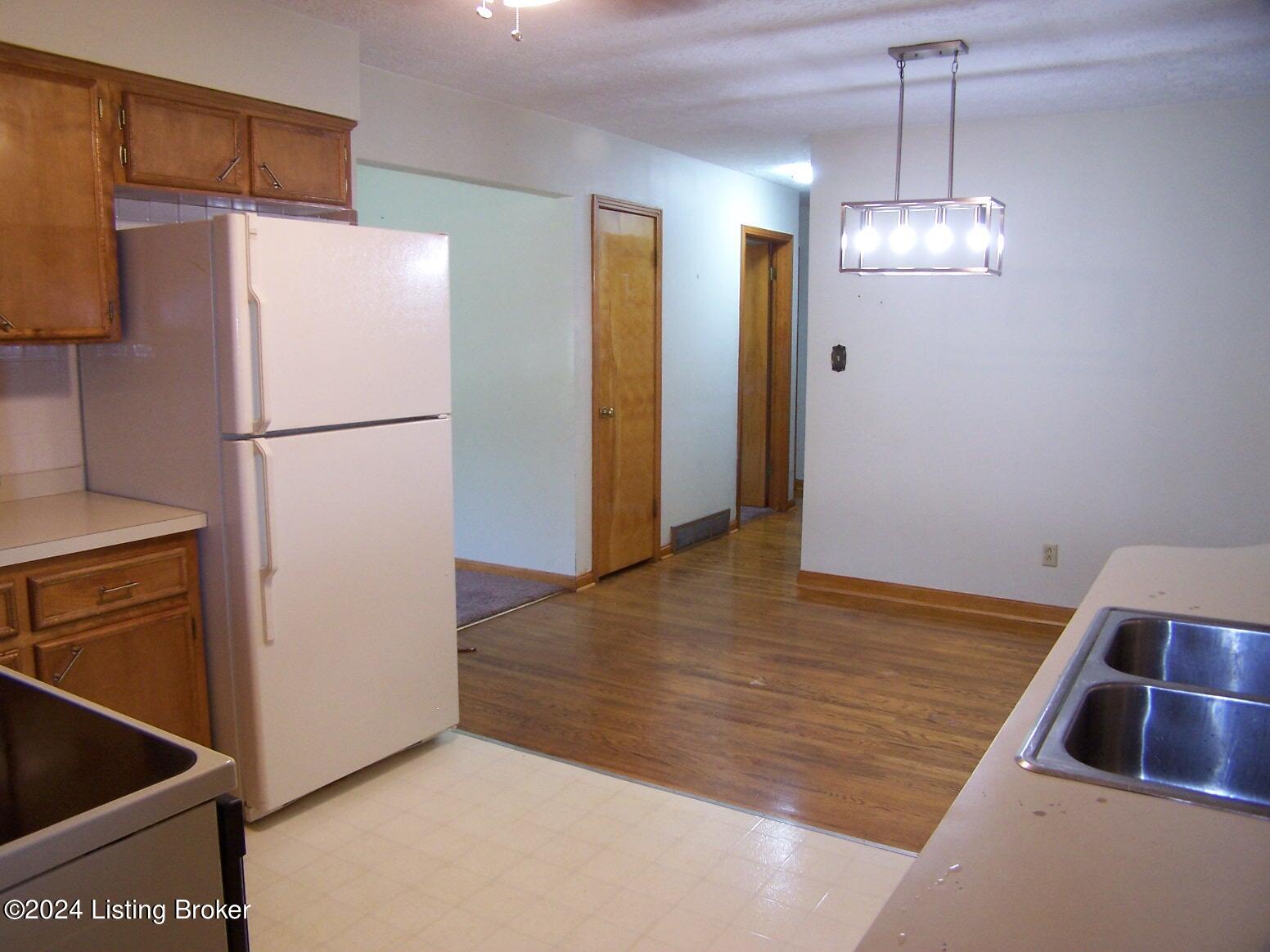 6704 Cindy Dr