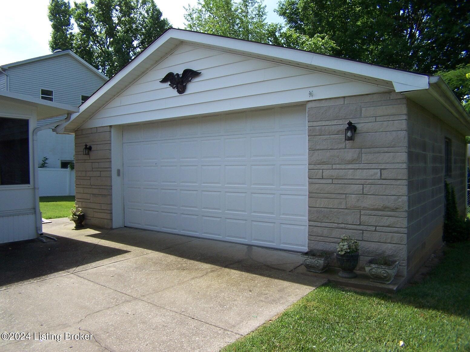 6704 Cindy Dr