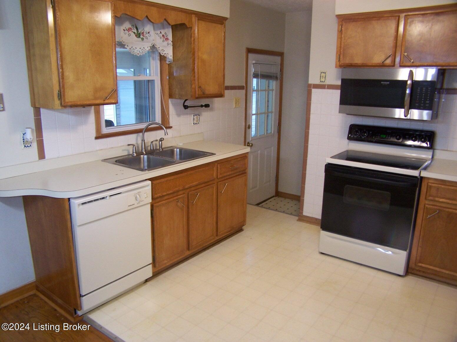 6704 Cindy Dr