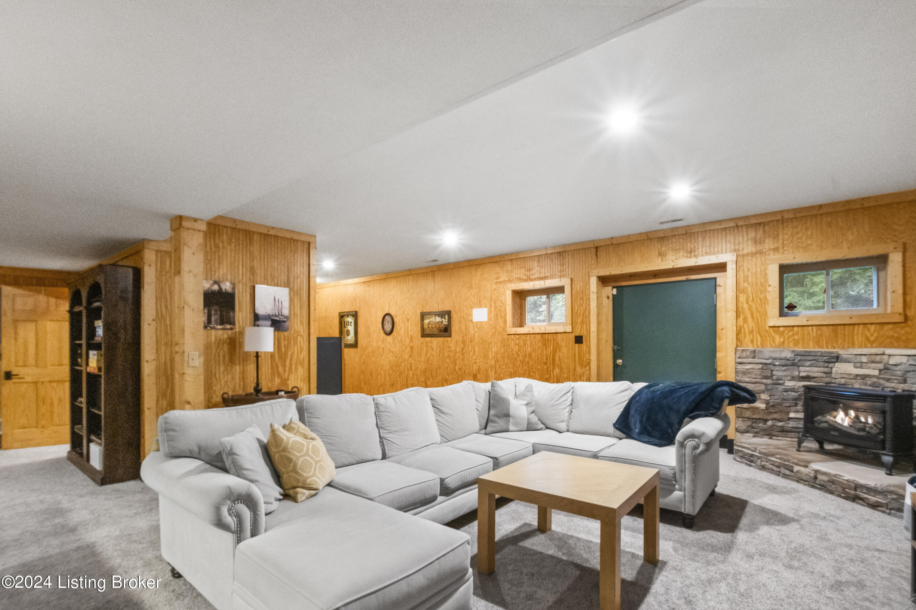 3050 Fallen Wood Ln