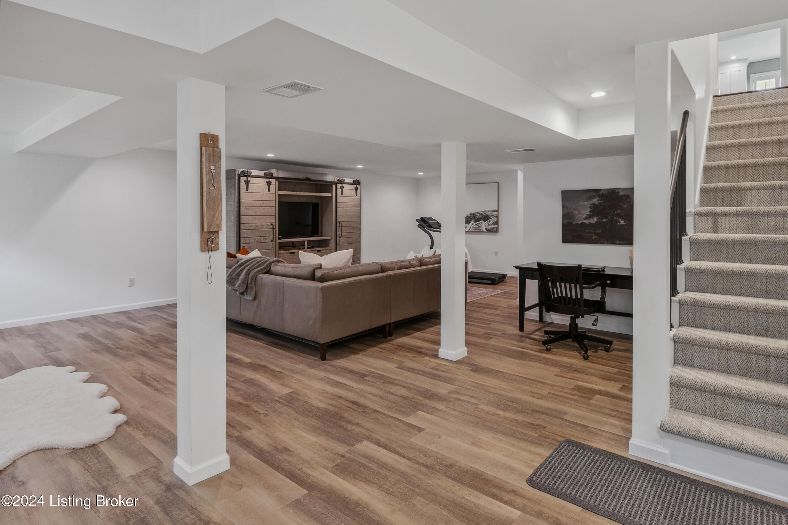 9506 Marceitta Way