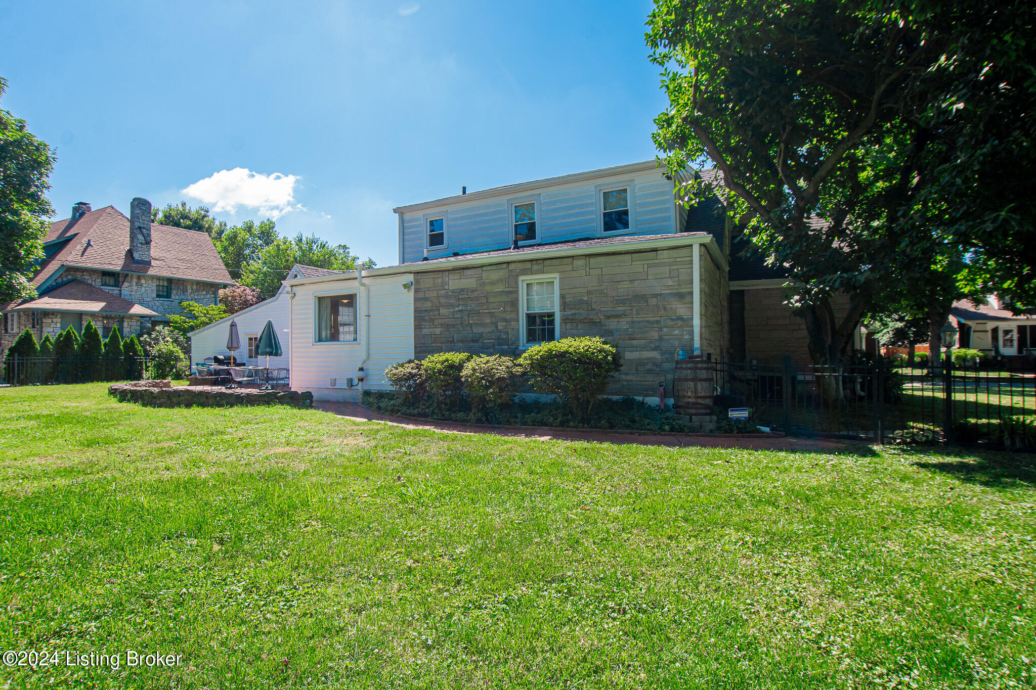 2303 Emerson Ave