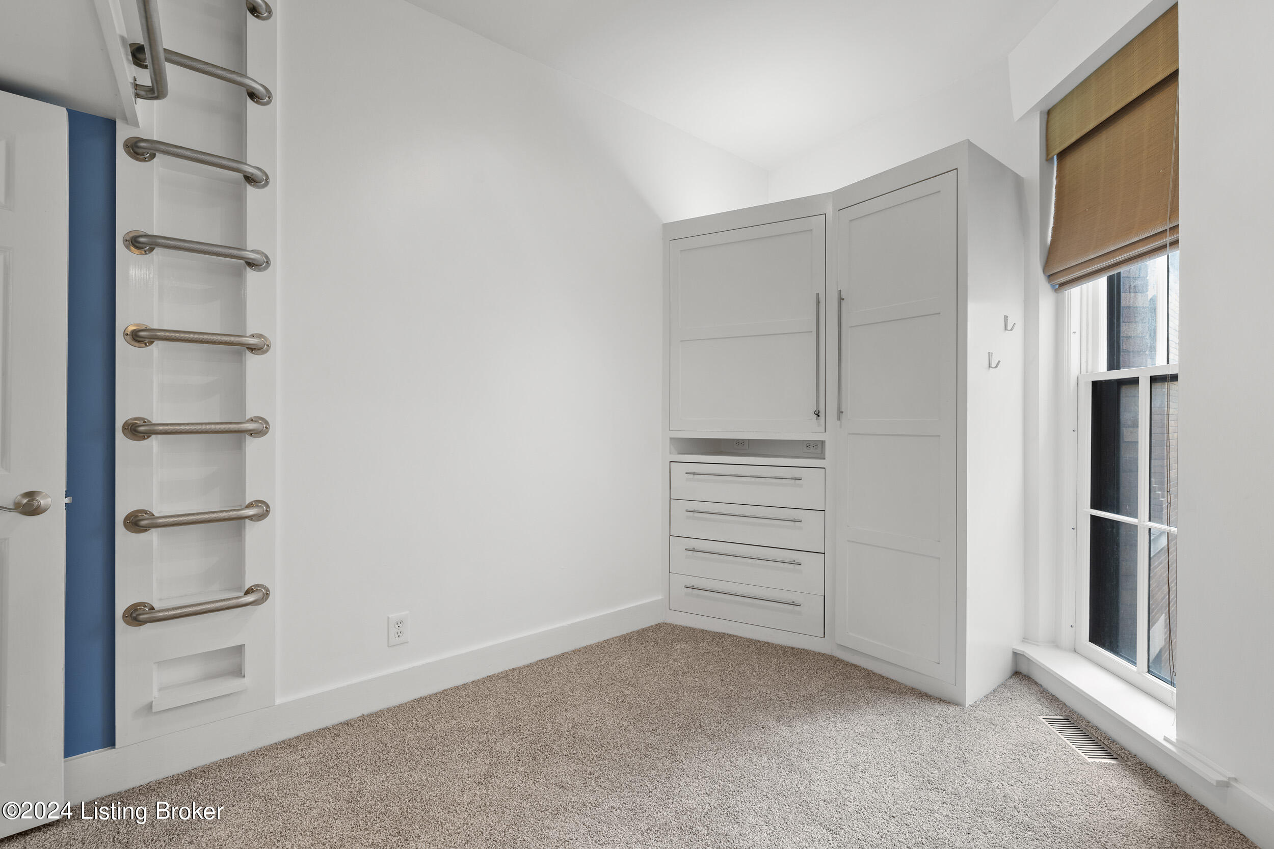 2525 George Rogers Clark Pl, APT 104
