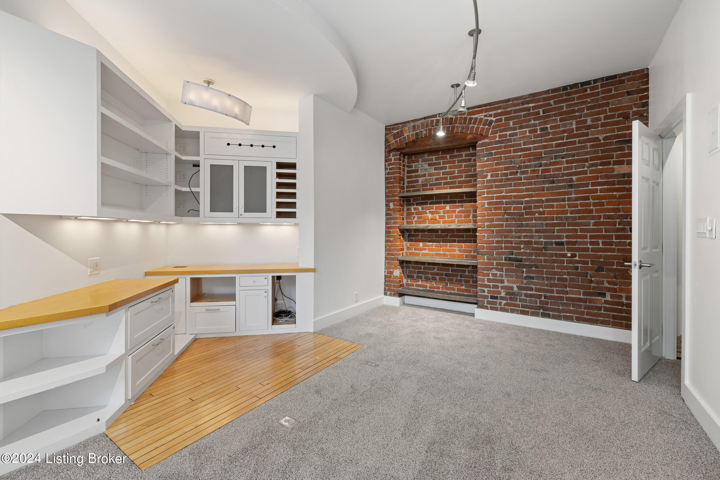 2525 George Rogers Clark Pl, APT 104