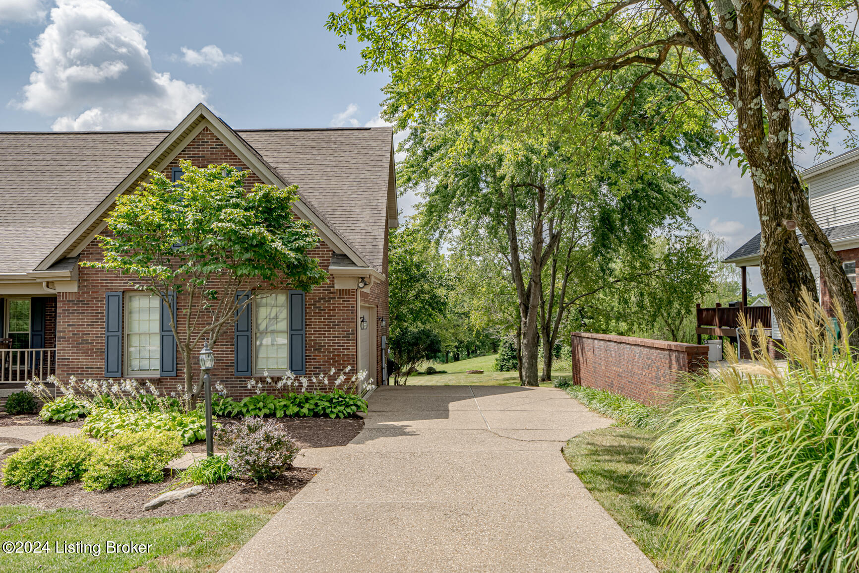 63 Persimmon Ridge Dr