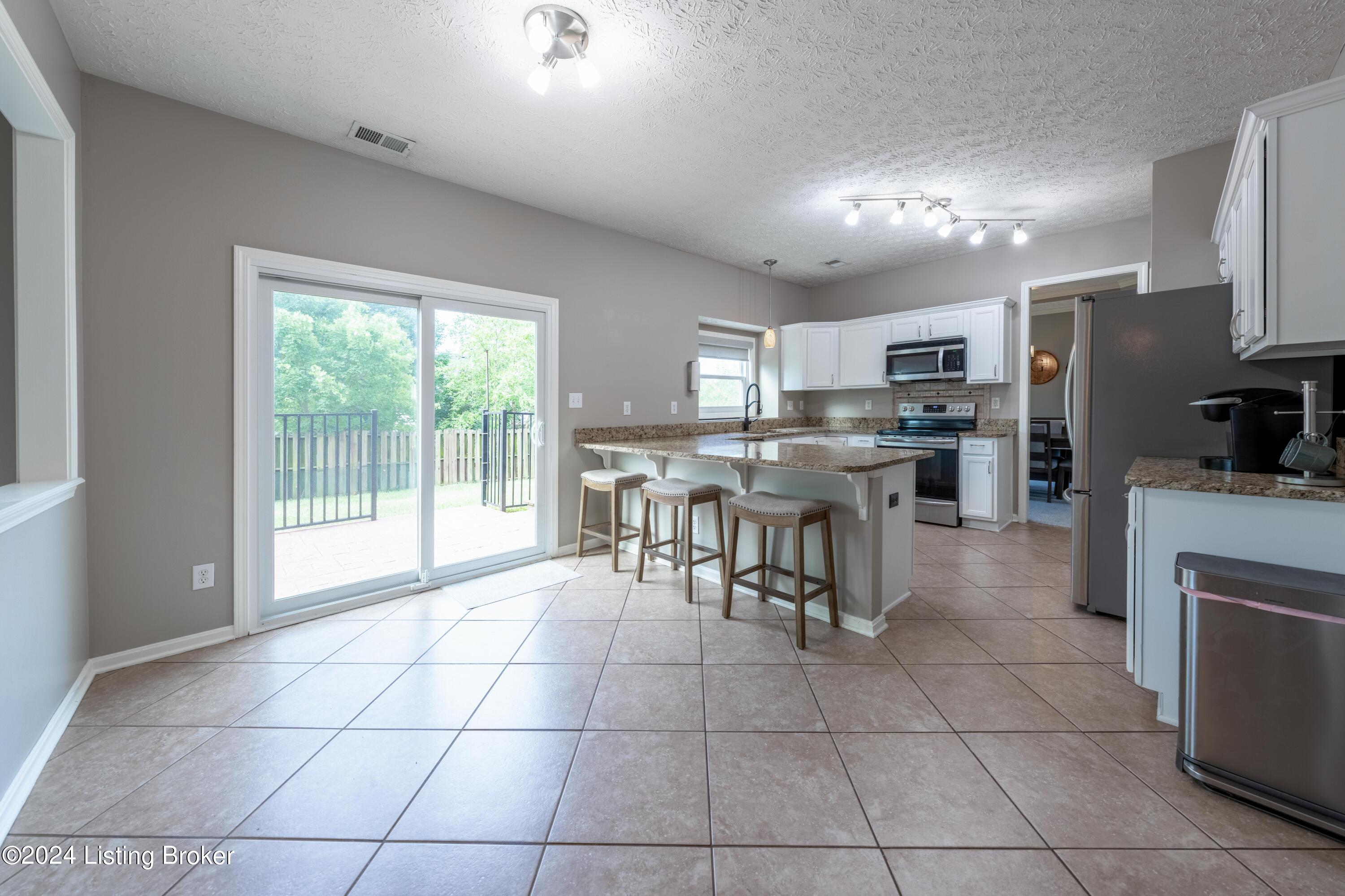 10943 Symington Cir