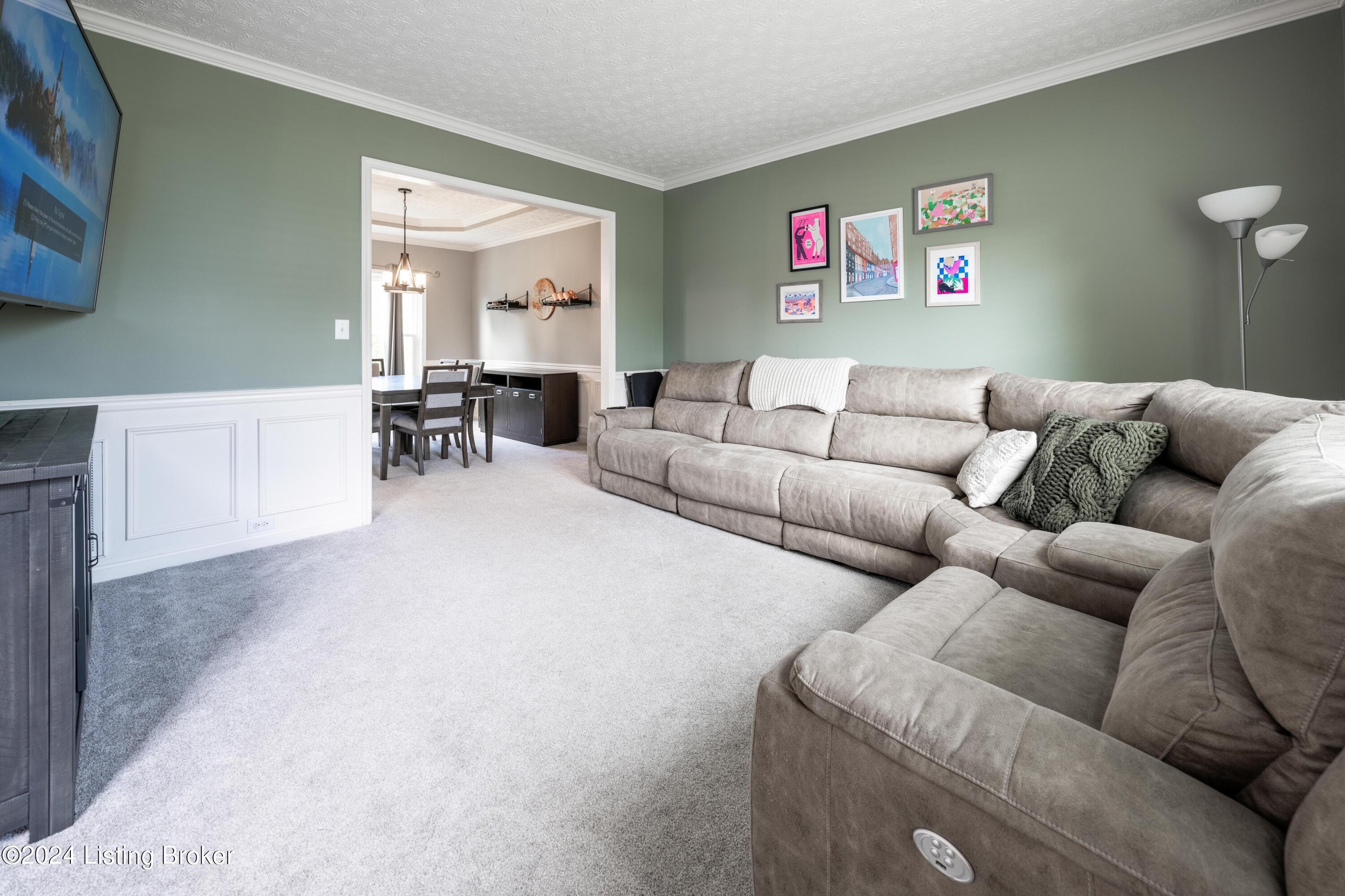 10943 Symington Cir