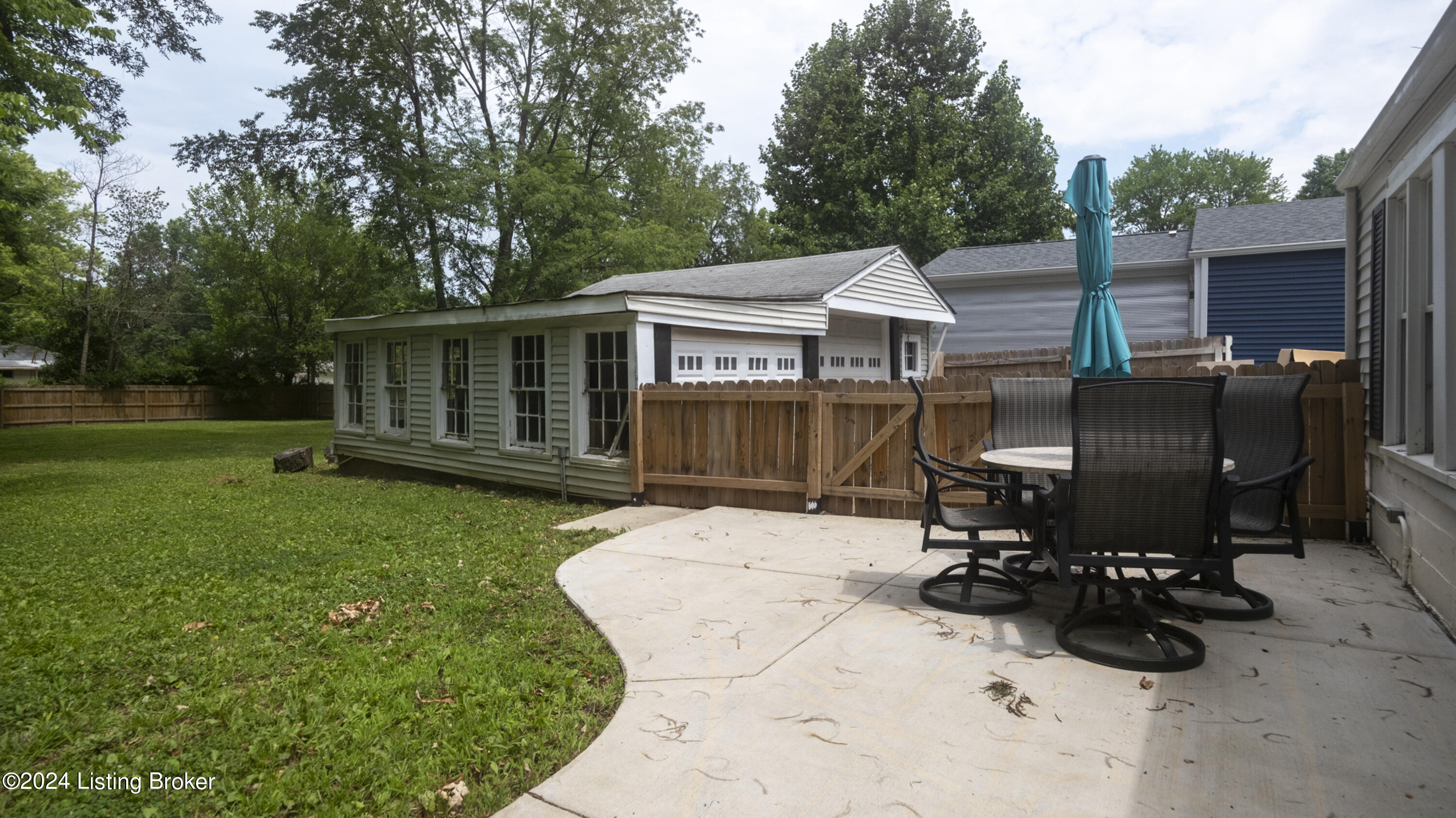 3719 Locust Ave