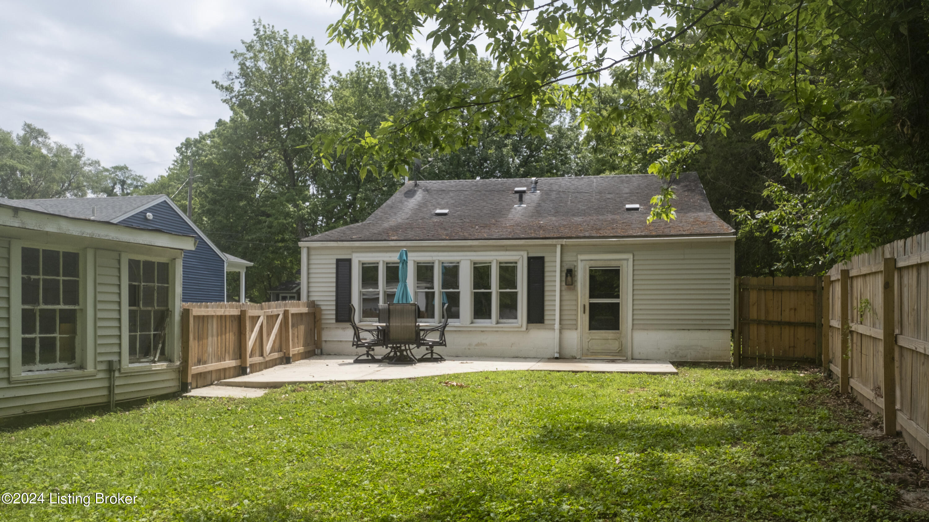 3719 Locust Ave