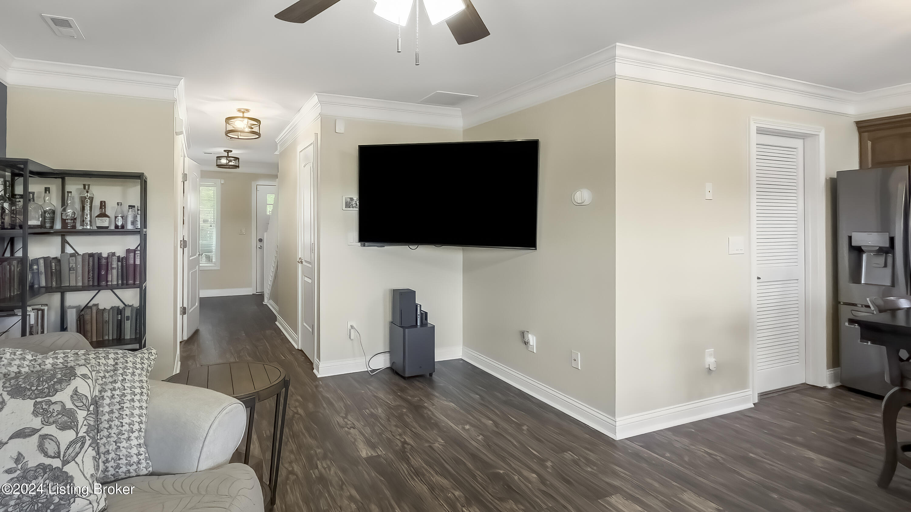 8923 Riley Ave