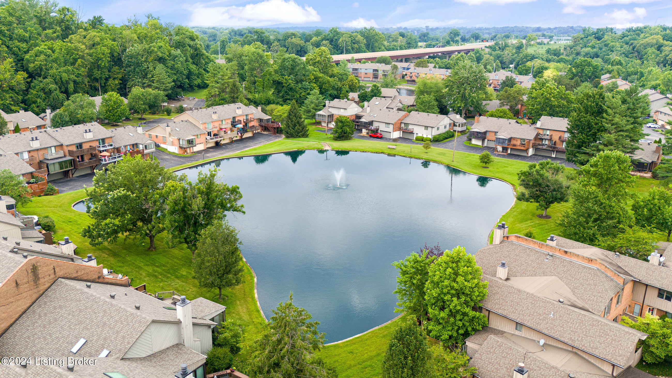 5553 Forest Lake Dr