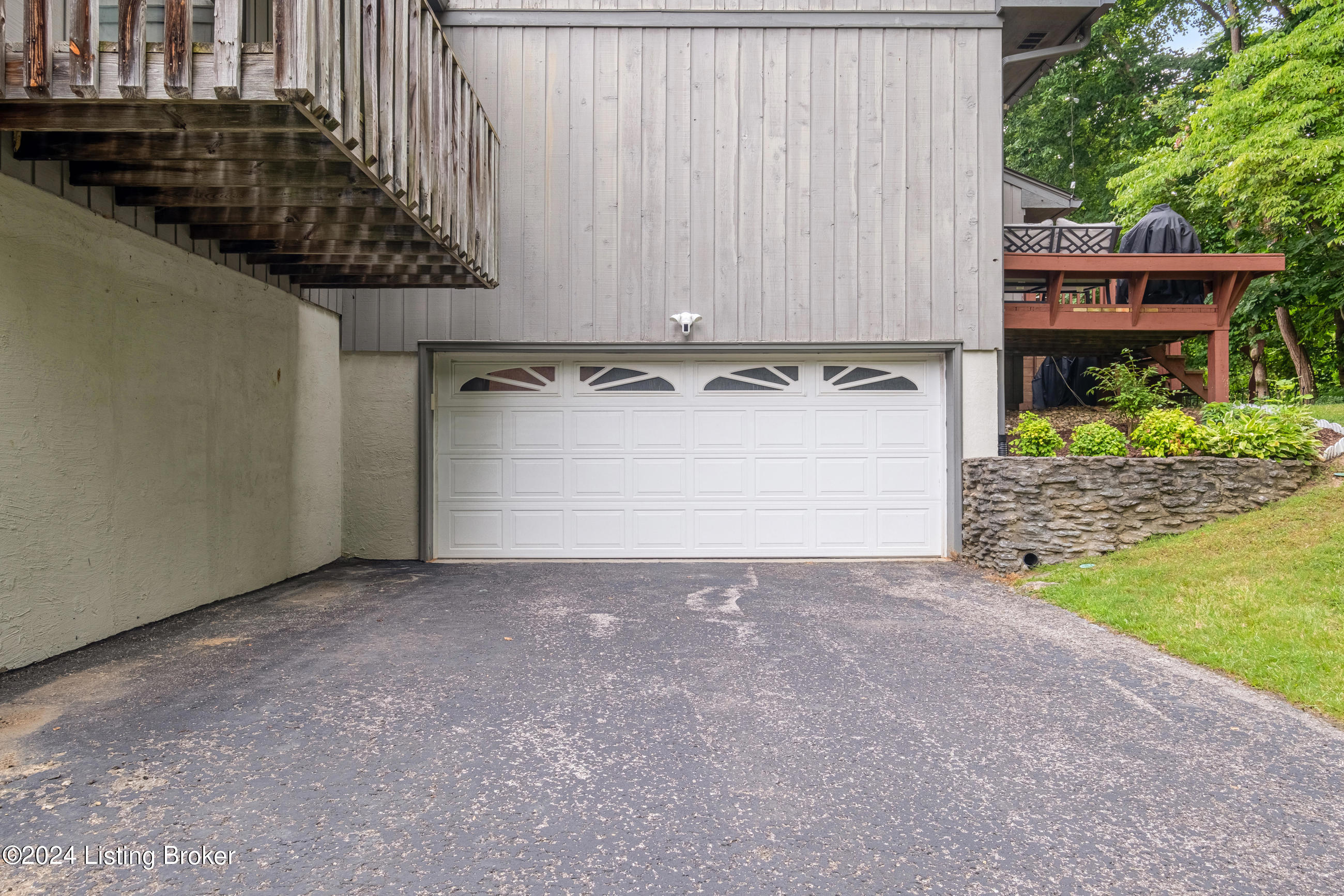 5553 Forest Lake Dr