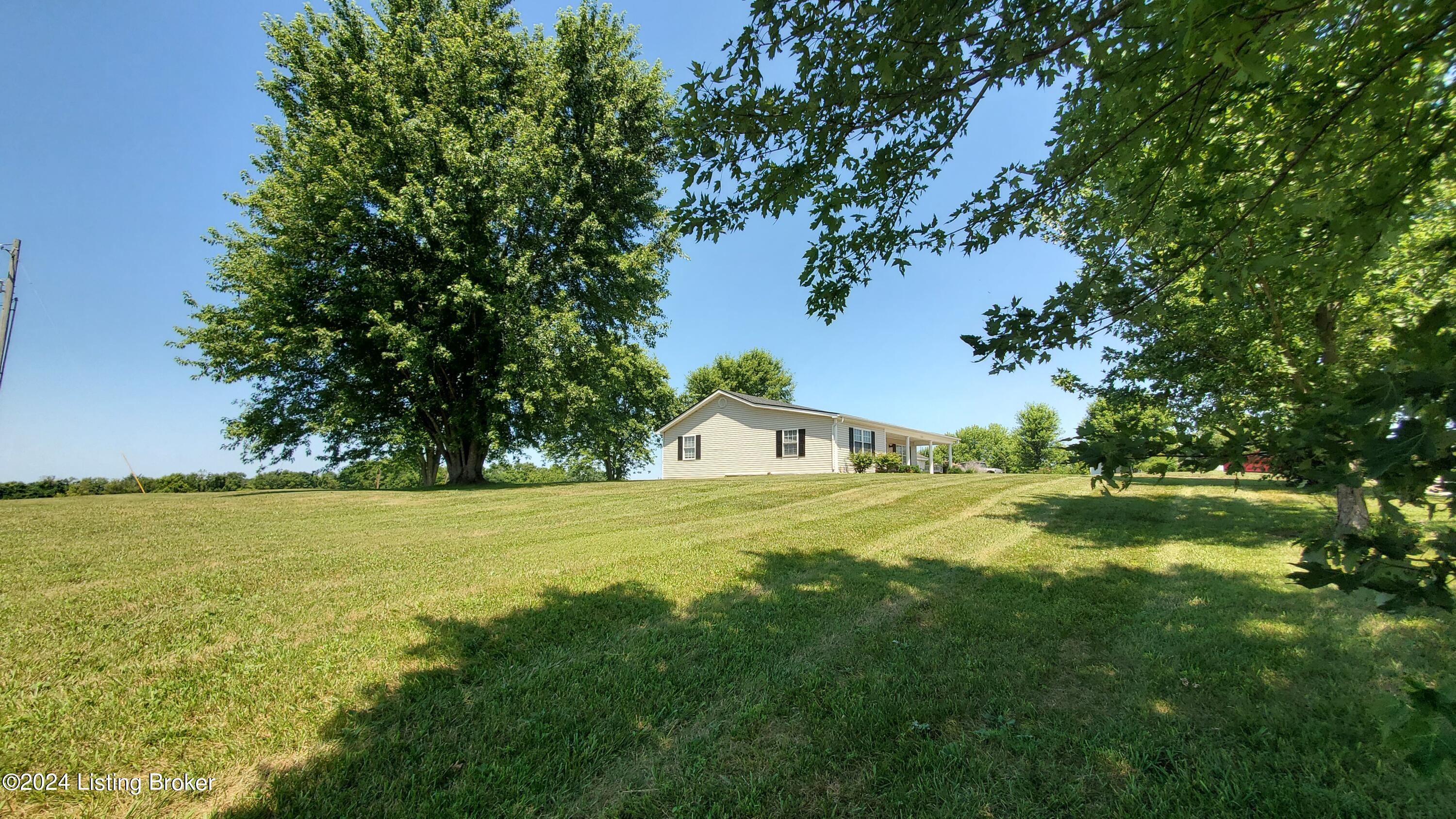 1685 Ochs Ln