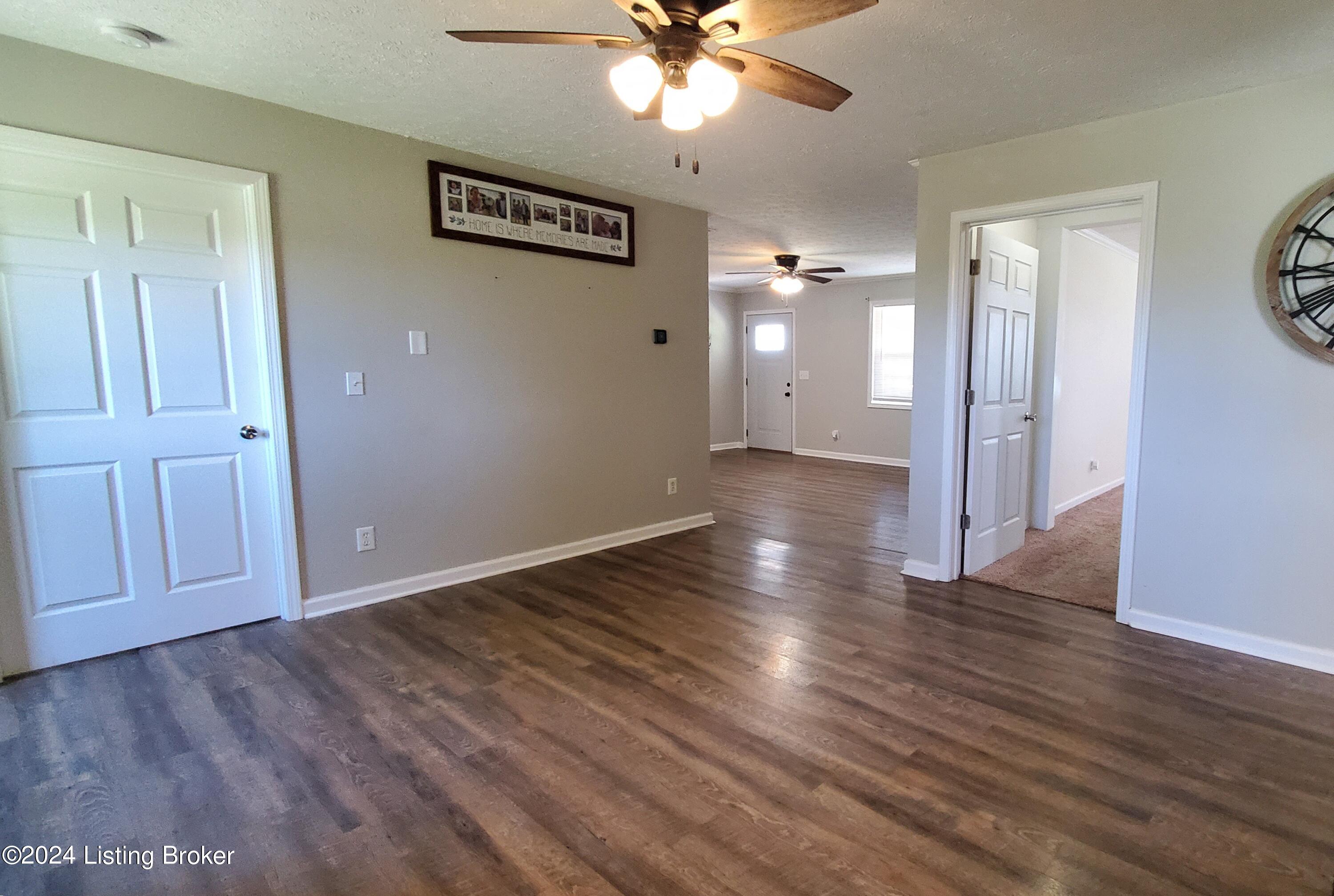 1685 Ochs Ln