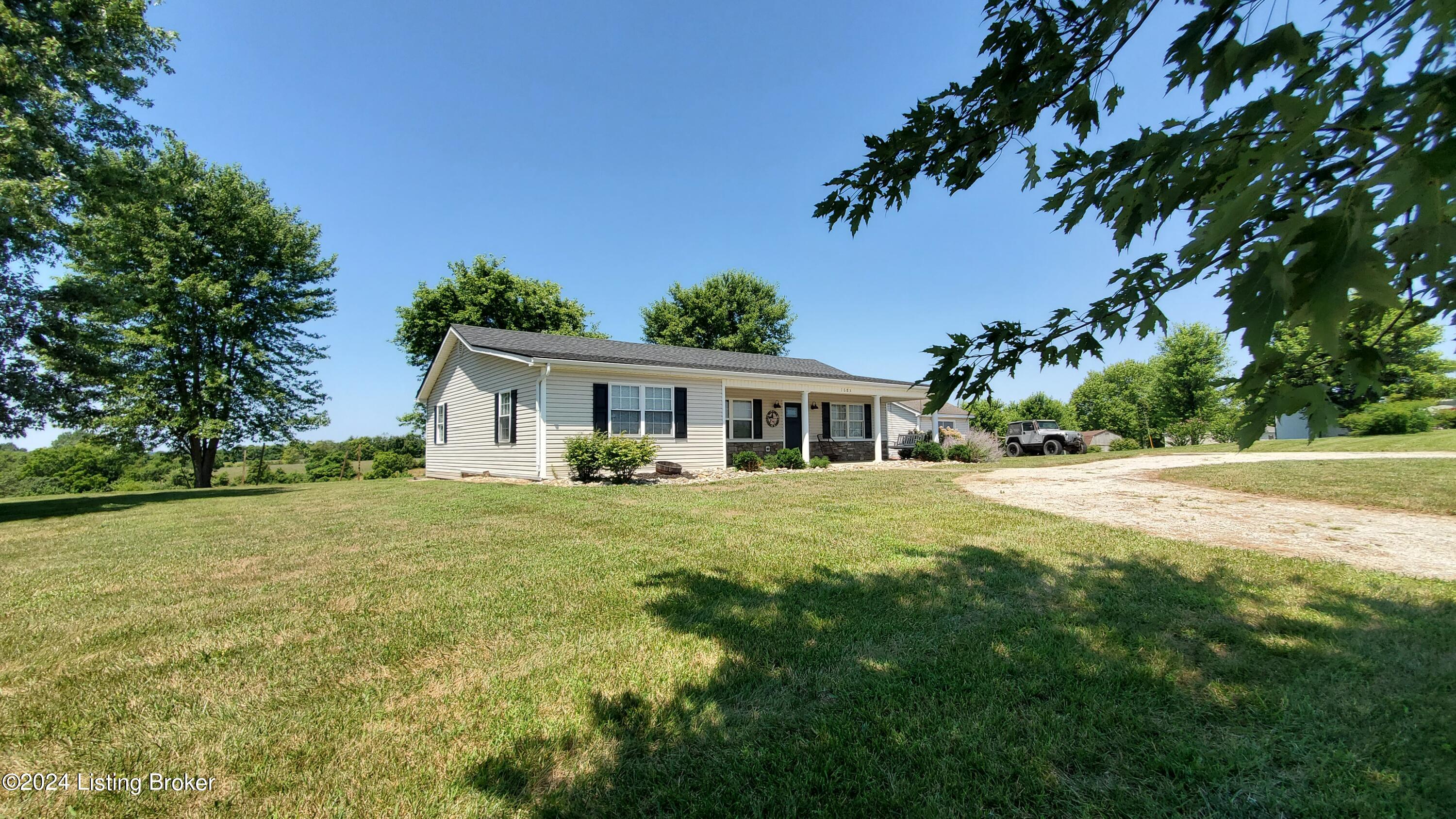1685 Ochs Ln