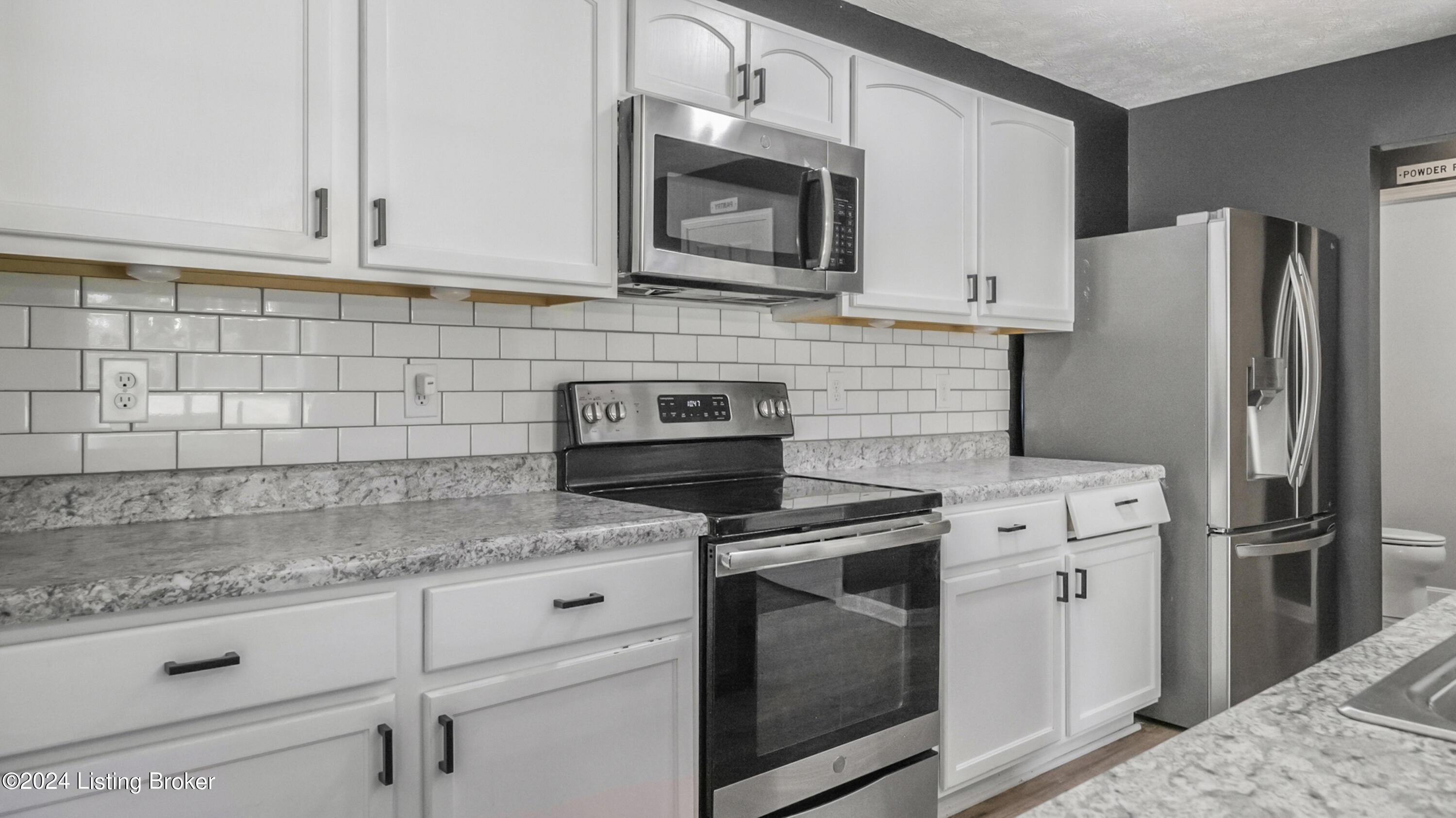 8507 Splendid Point