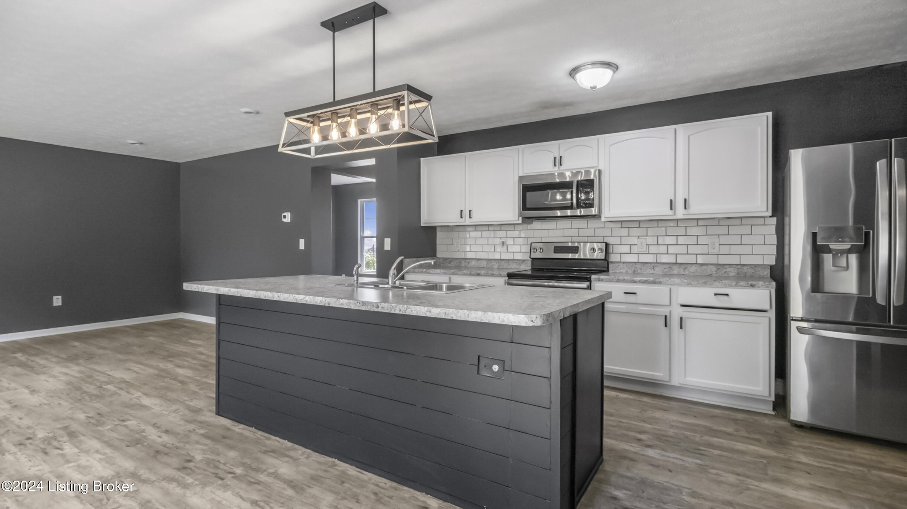 8507 Splendid Point