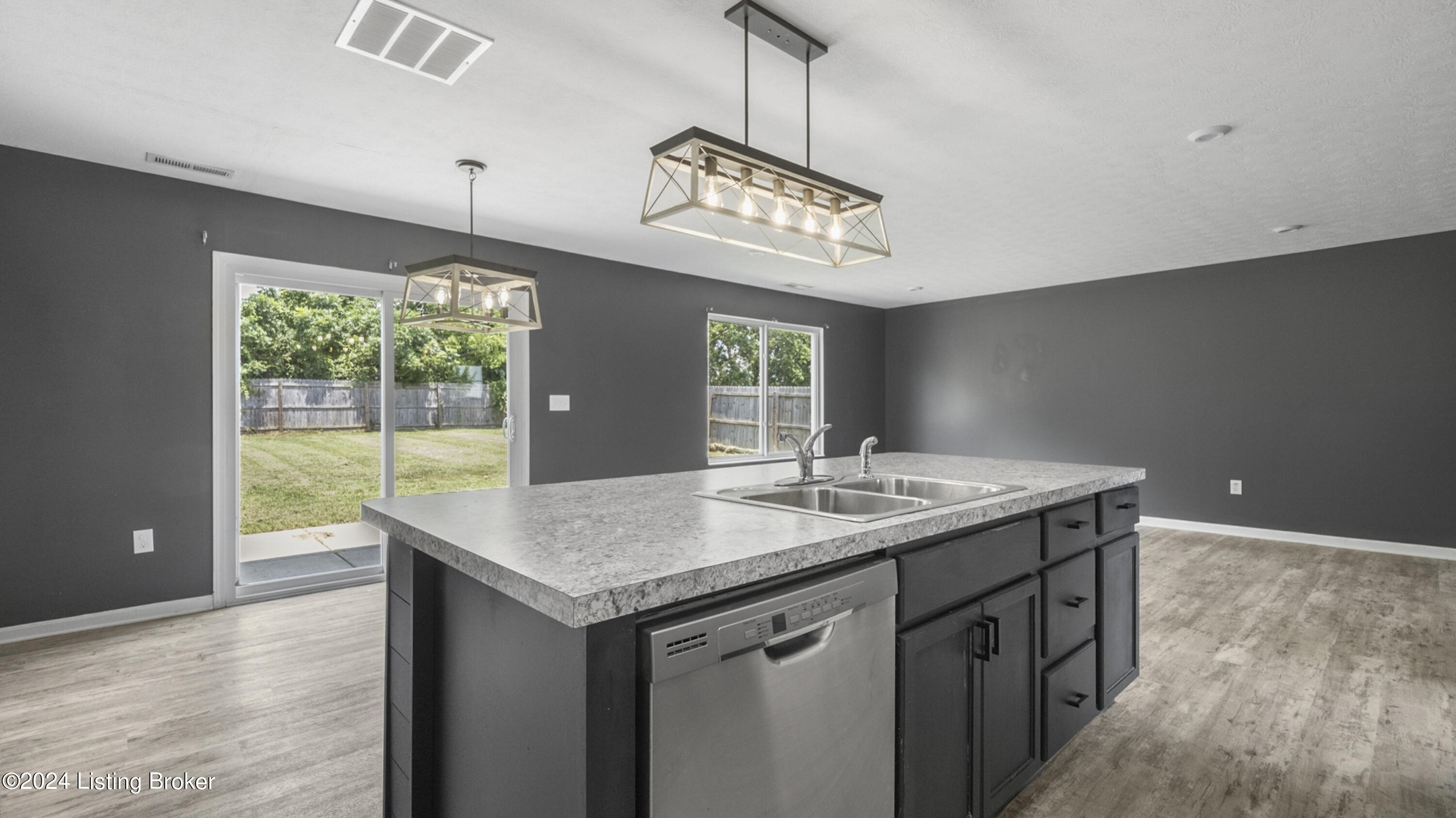 8507 Splendid Point
