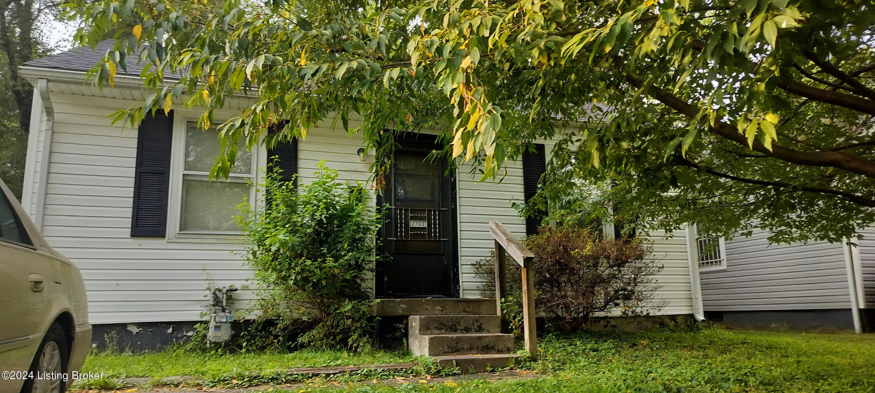 2703 Algonquin Pkwy