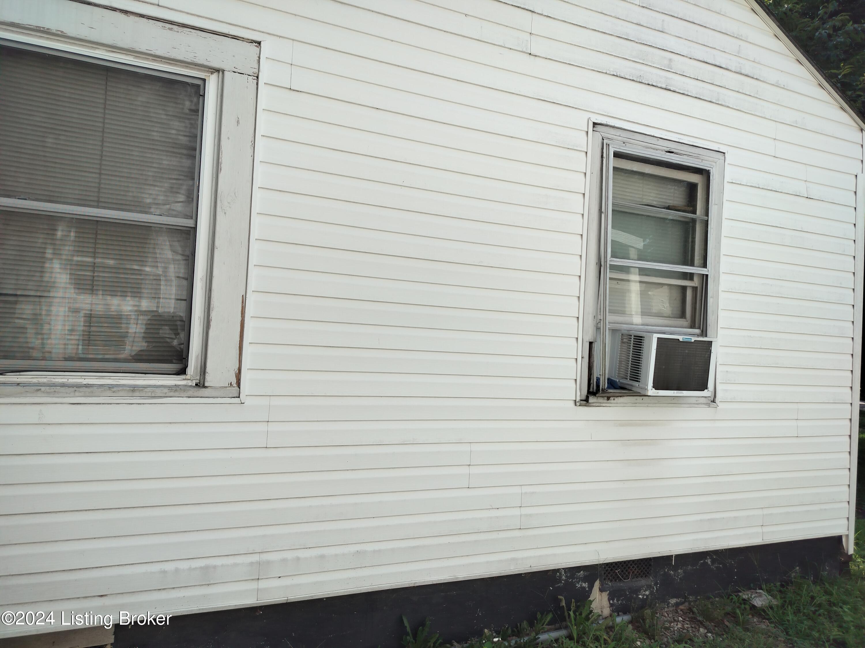 2703 Algonquin Pkwy