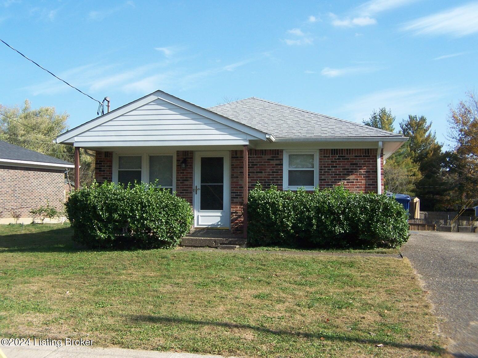 6902 Cedarwood Dr