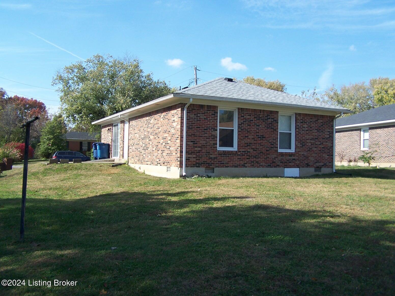 6902 Cedarwood Dr