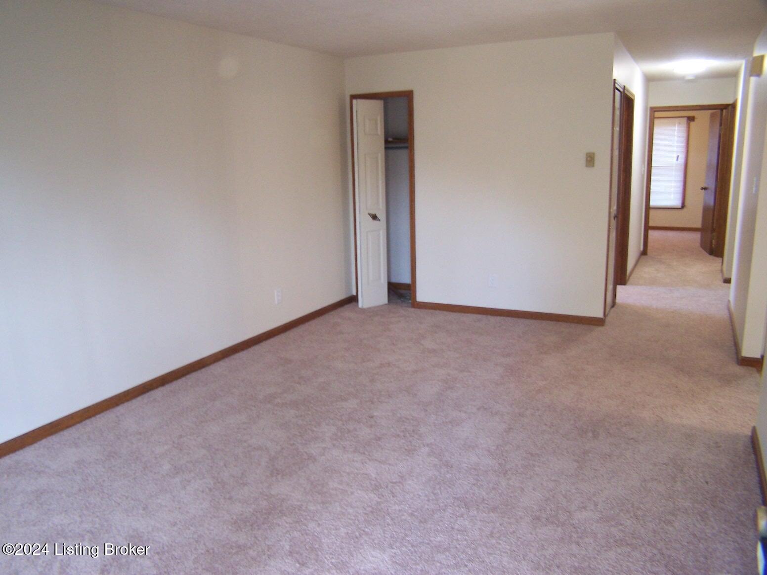6902 Cedarwood Dr