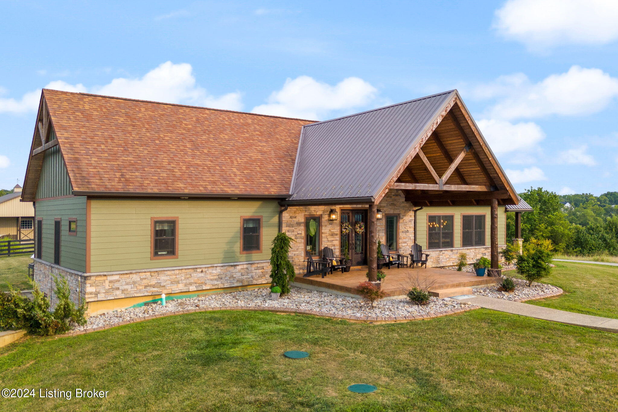 1032 Chatman Ln