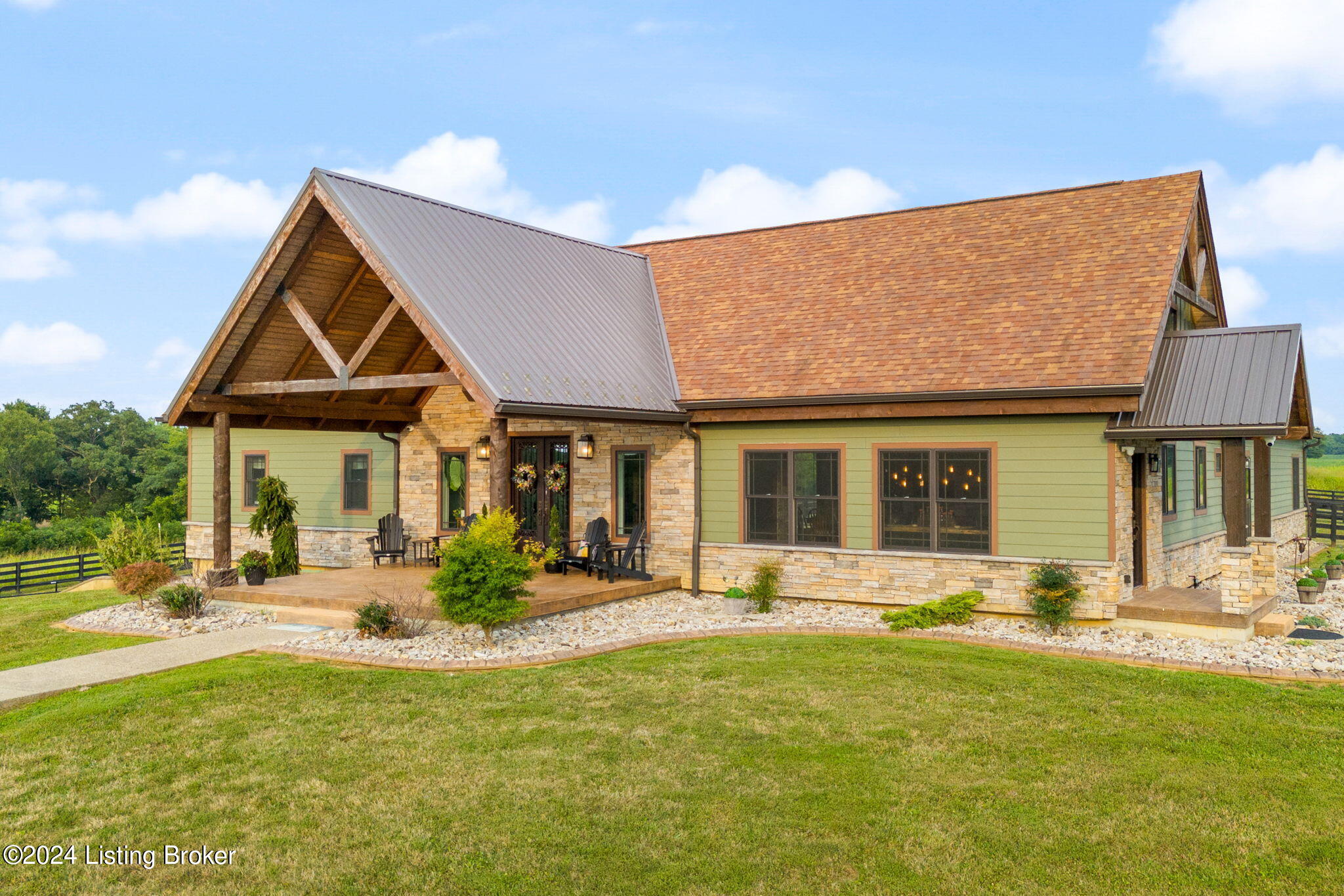 1032 Chatman Ln