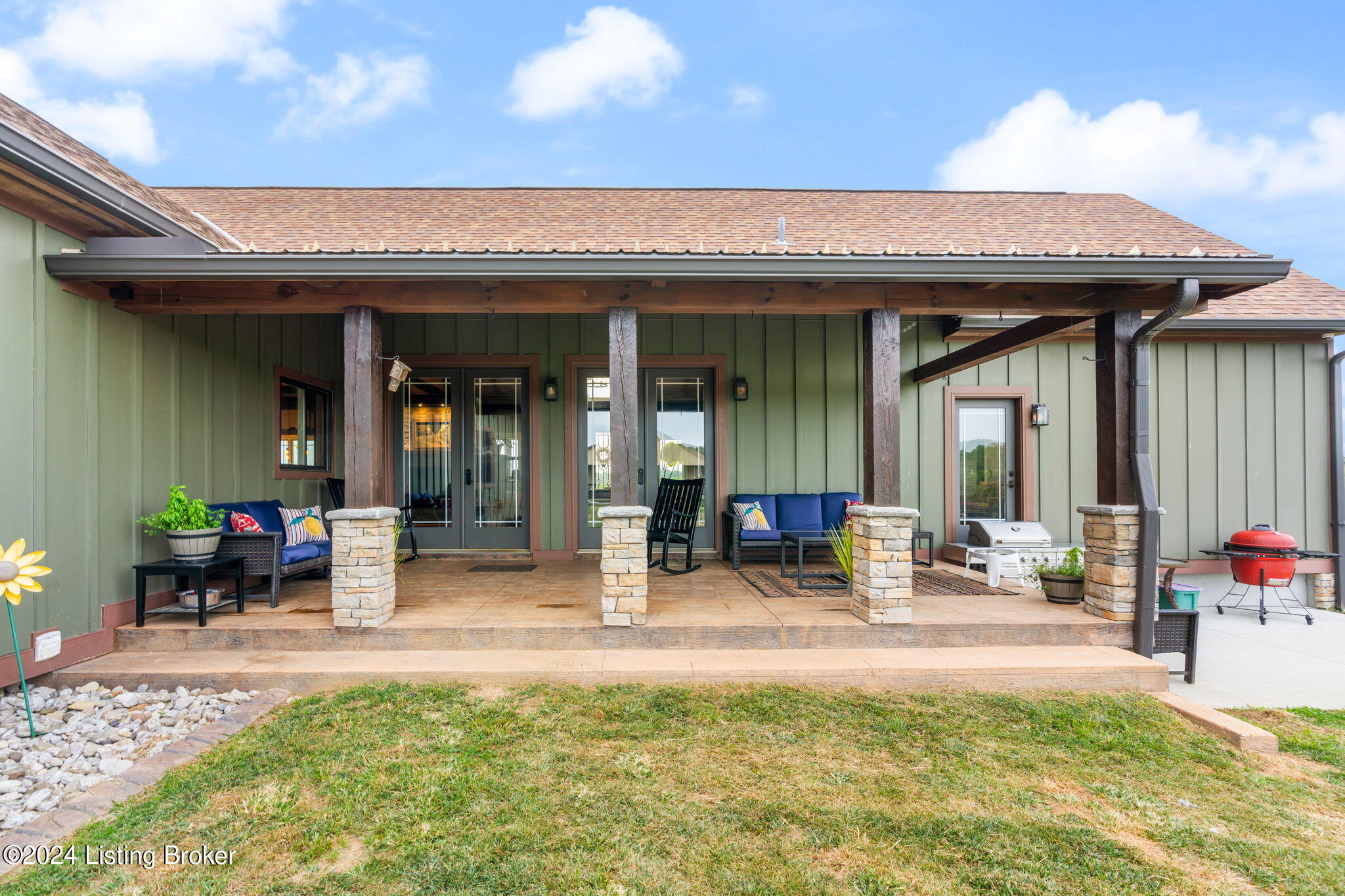 1032 Chatman Ln