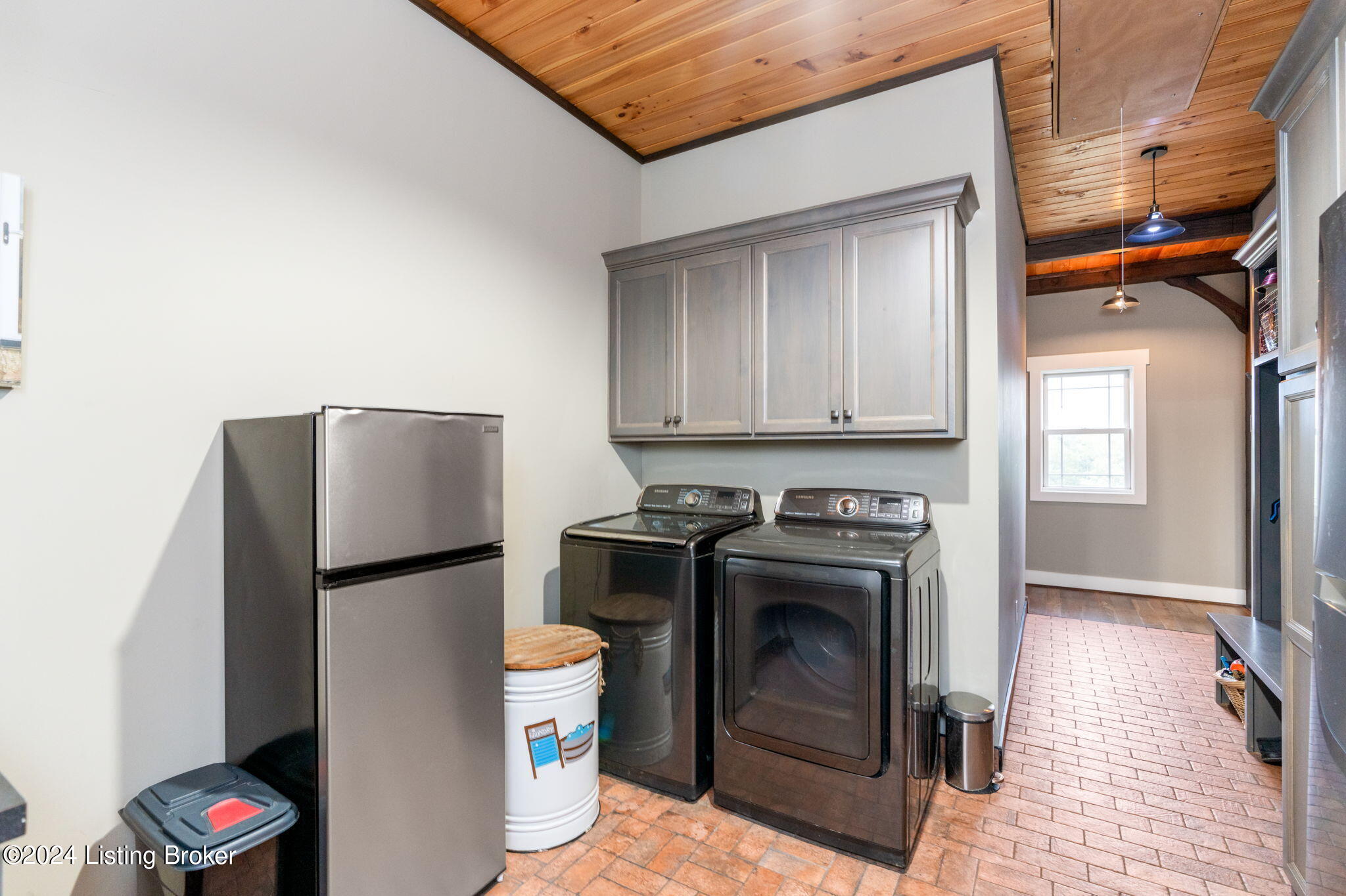 1032 Chatman Ln