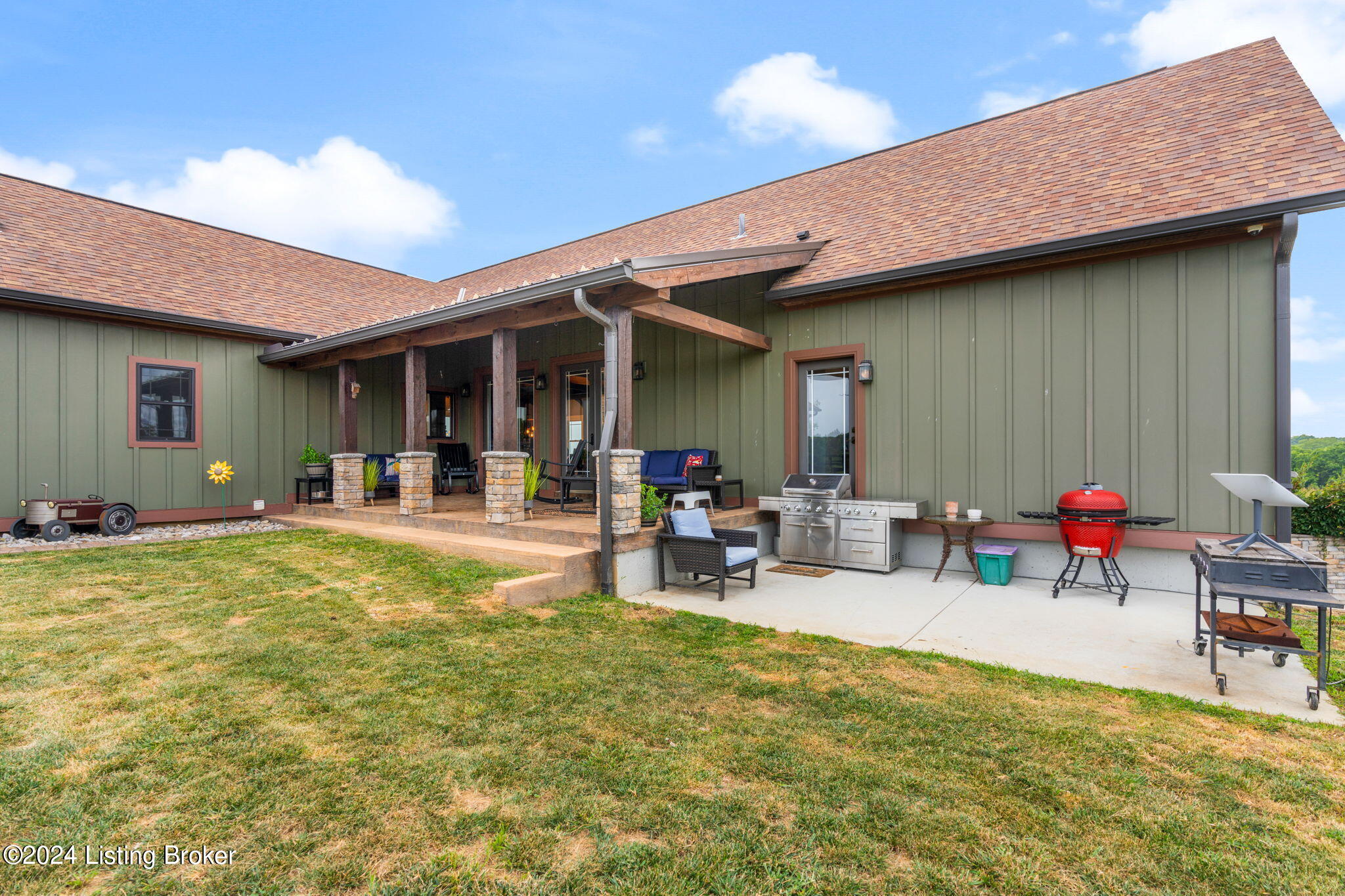 1032 Chatman Ln