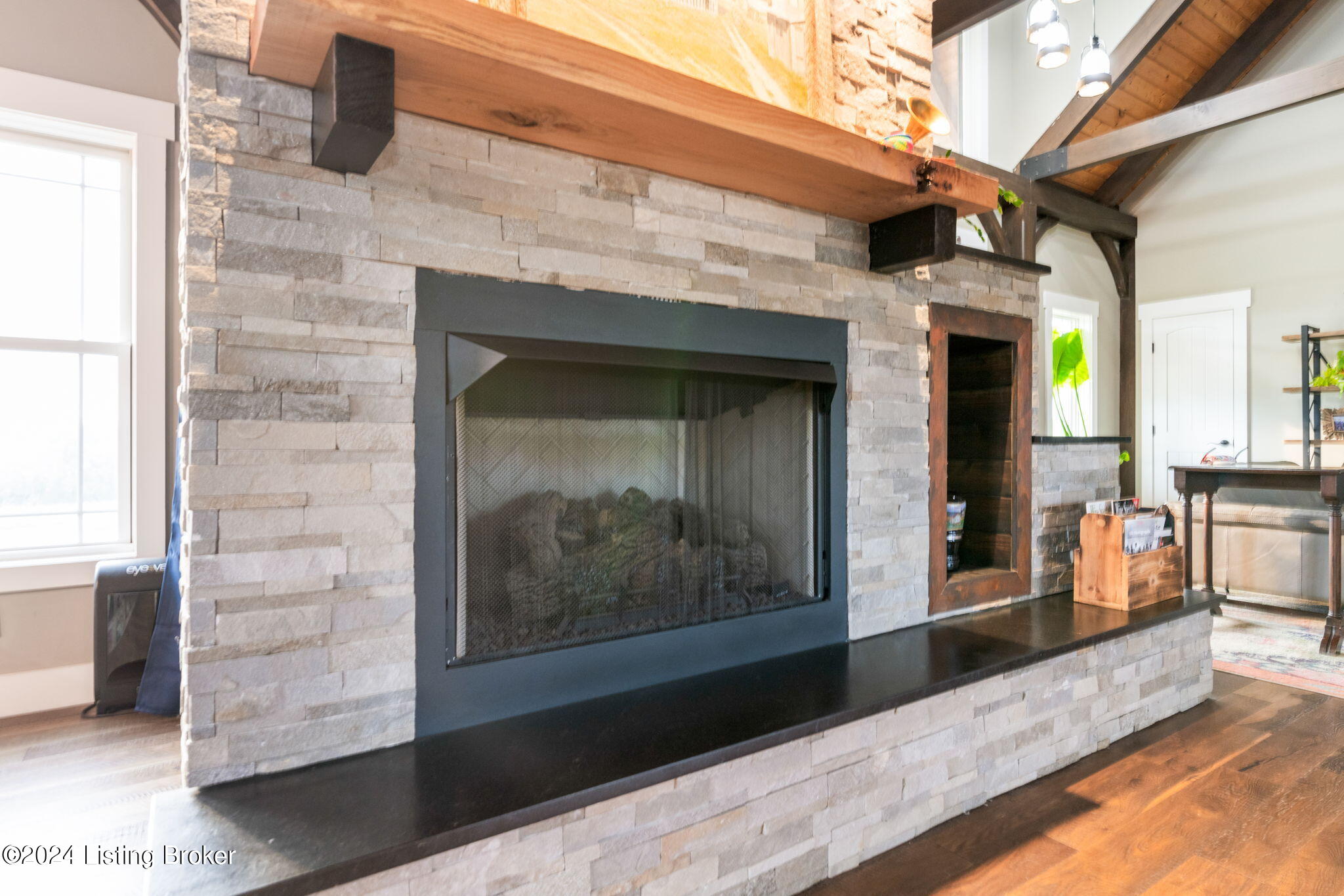 1032 Chatman Ln