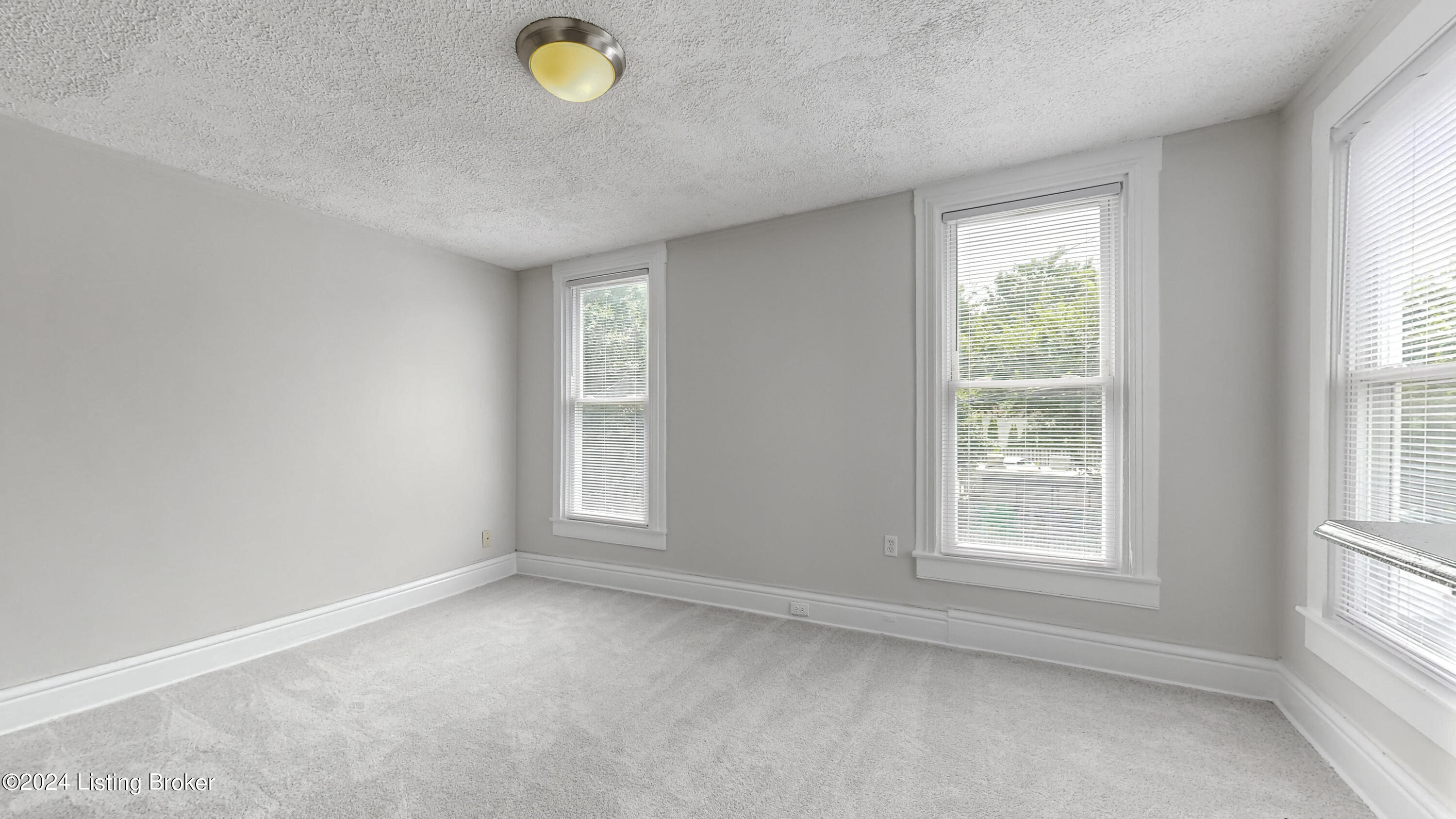 1313 E Breckinridge St