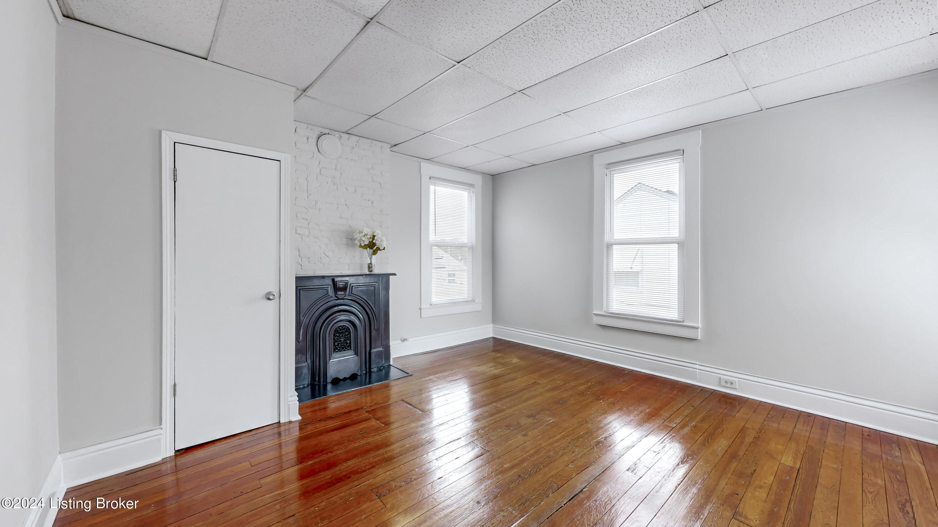 1313 E Breckinridge St