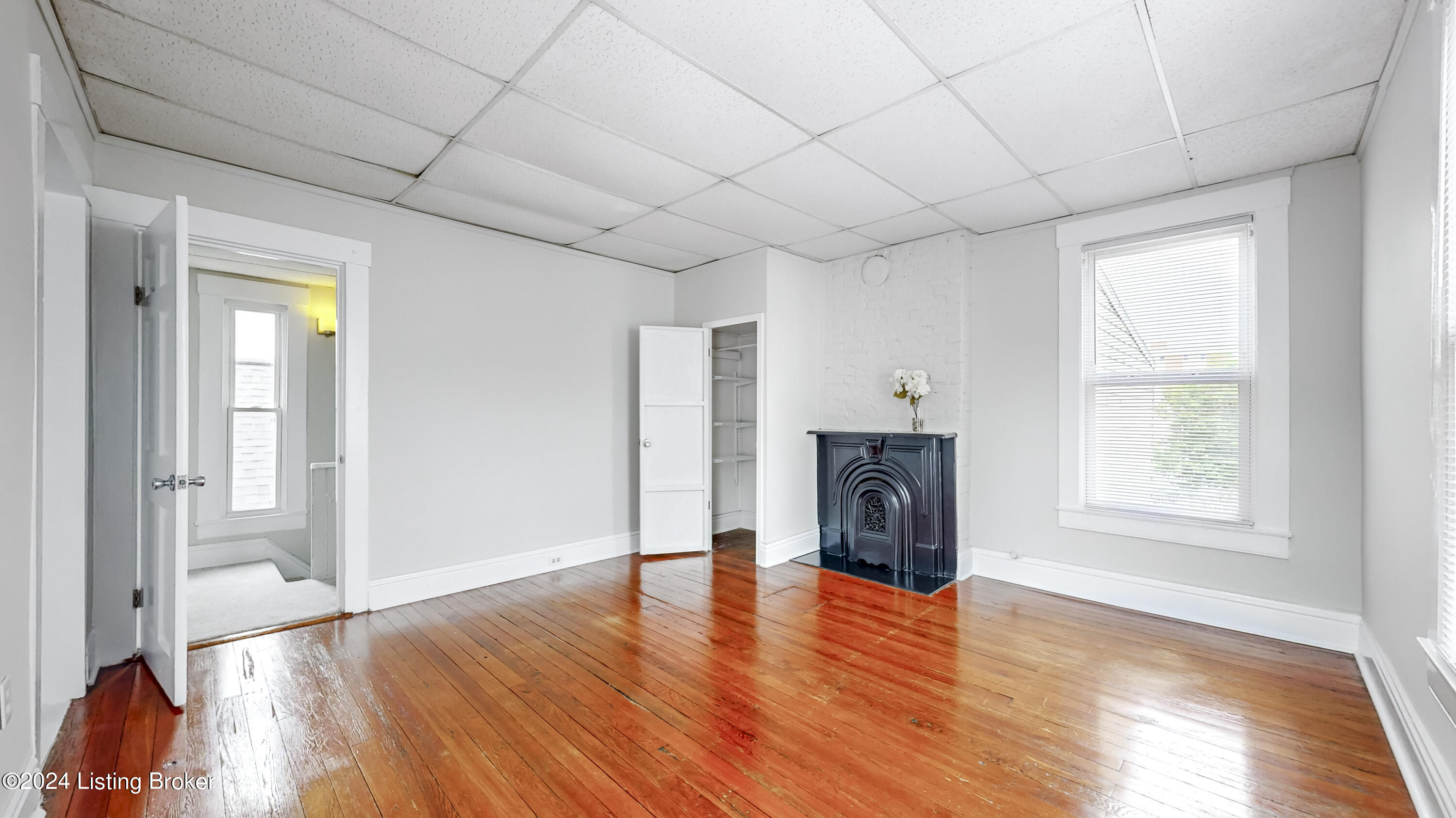 1313 E Breckinridge St