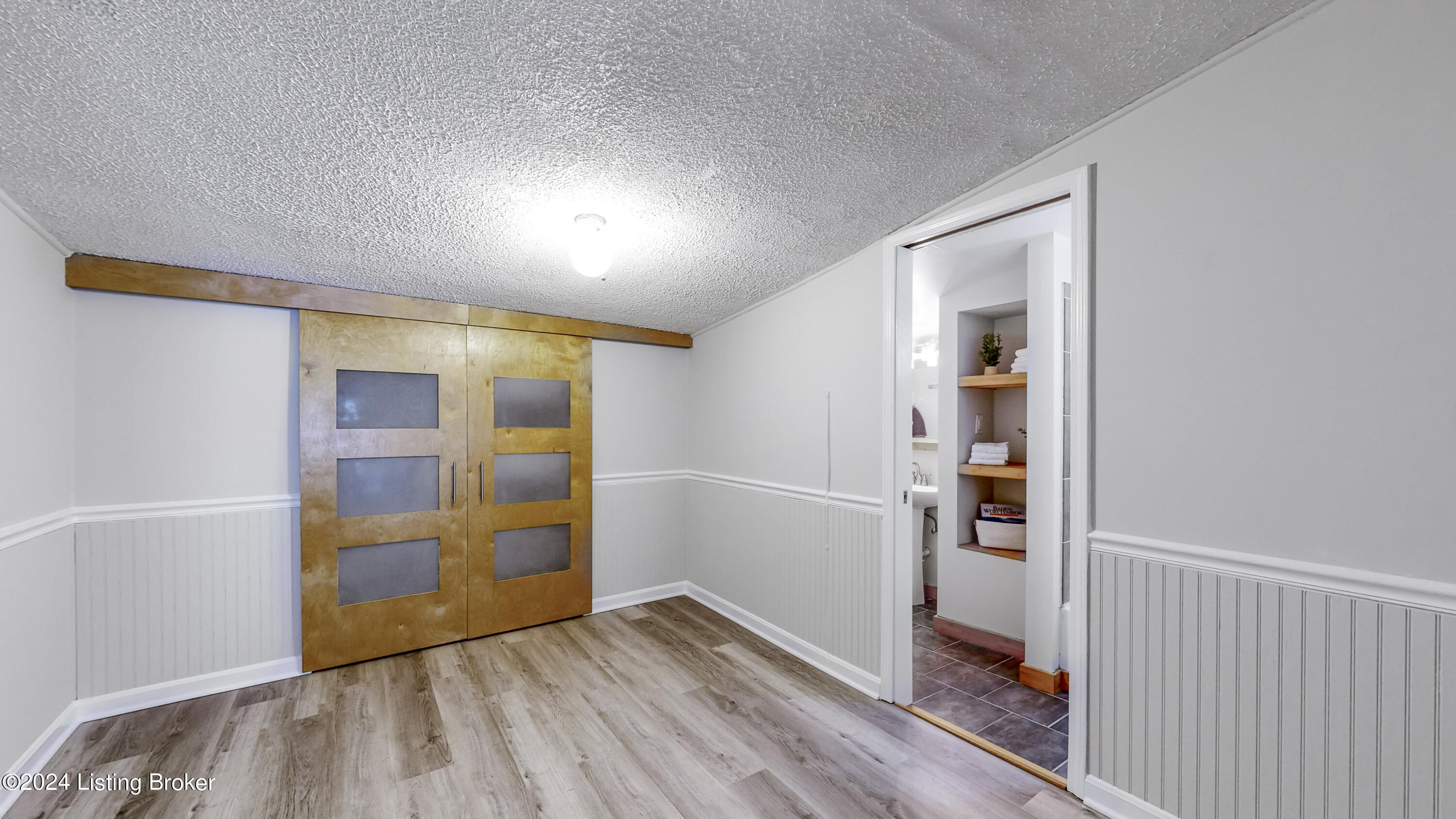 1313 E Breckinridge St