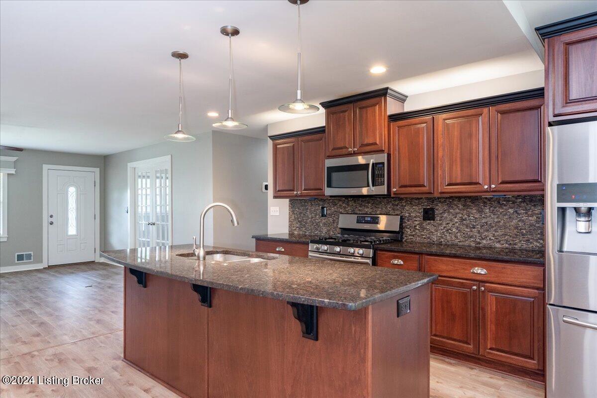 5603 Brinson Dr