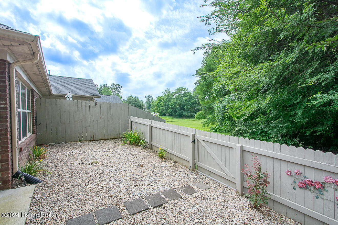 6622 Renate Rd