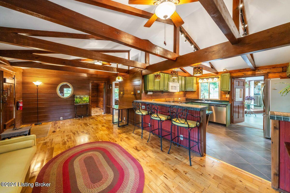 7305 Floydsburg Rd