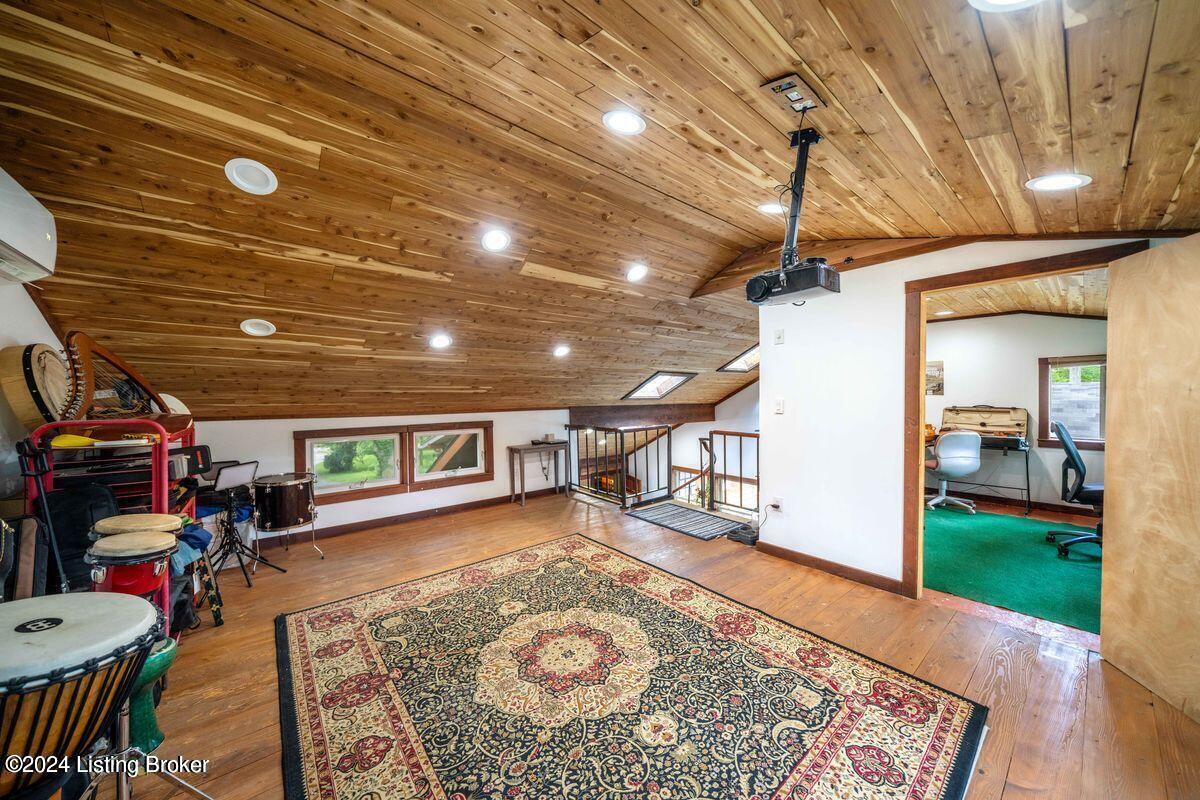 7305 Floydsburg Rd
