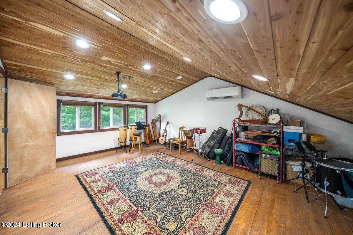 7305 Floydsburg Rd