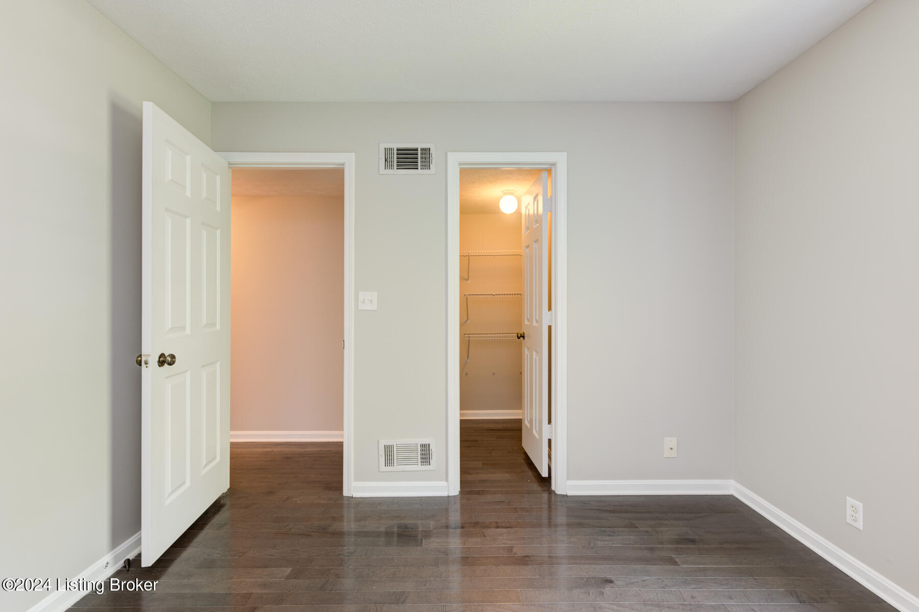 10402 Timberwood Cir