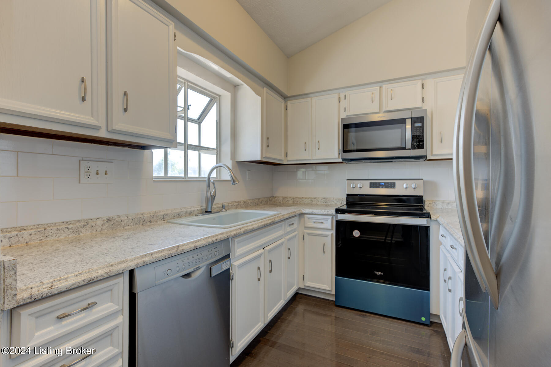 10402 Timberwood Cir
