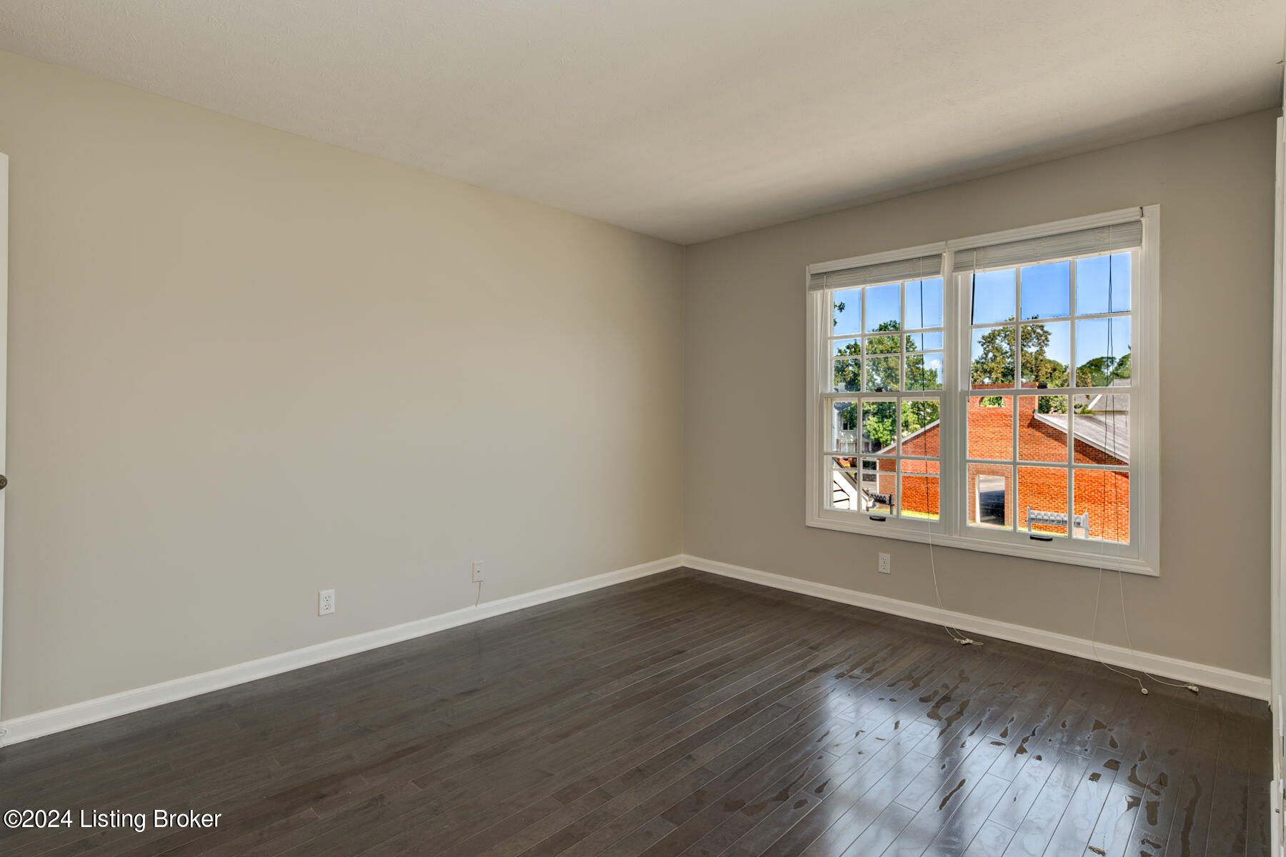 10402 Timberwood Cir