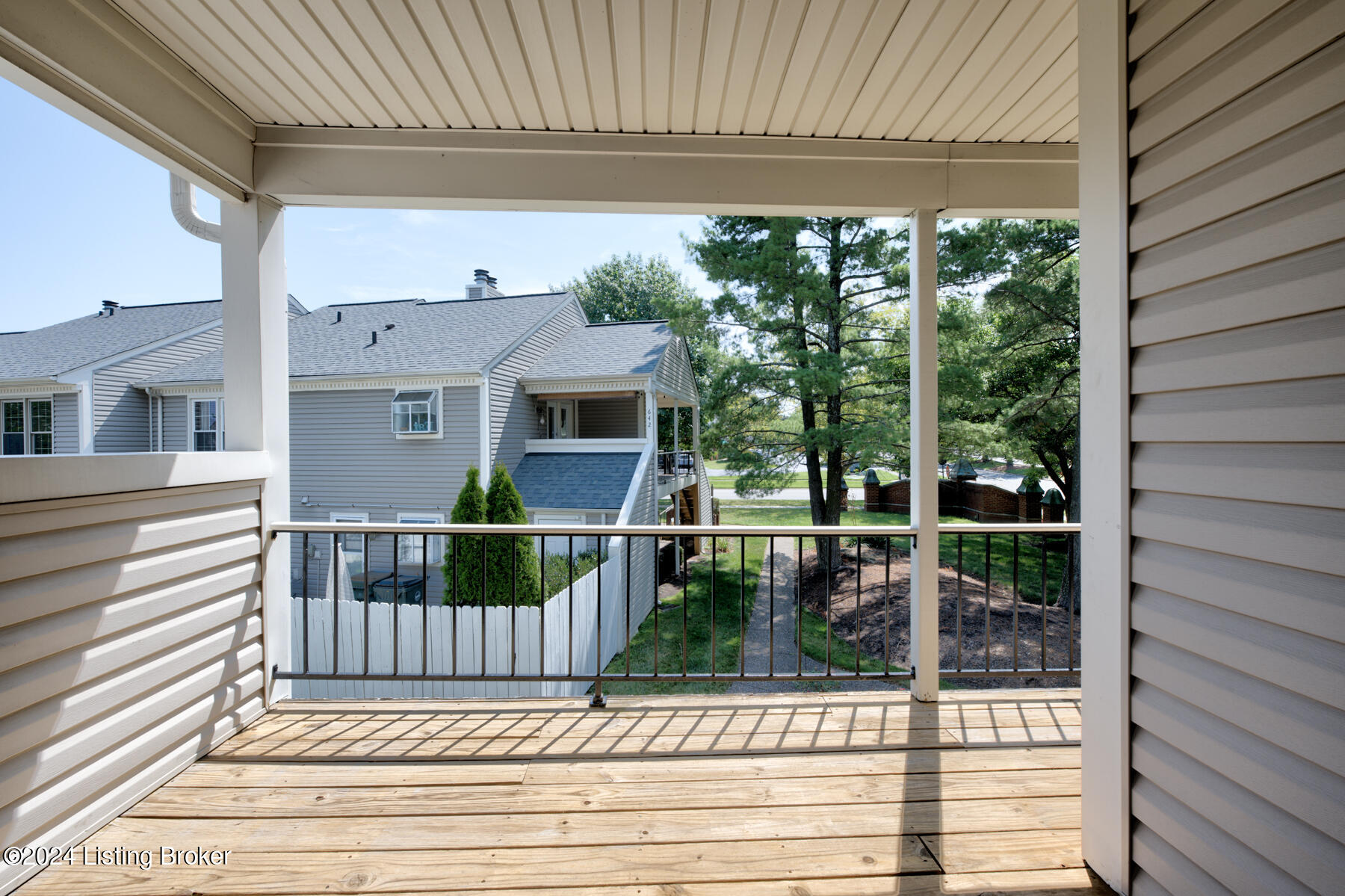 10402 Timberwood Cir
