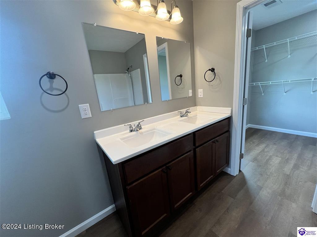 60 Albina Ct