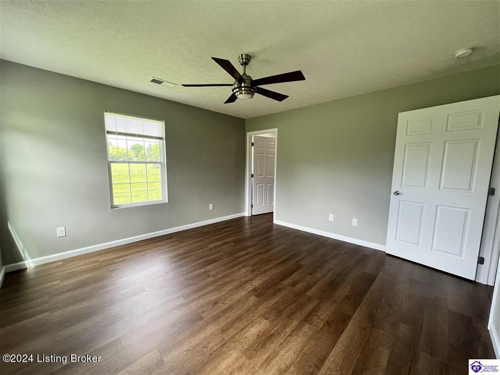 60 Albina Ct