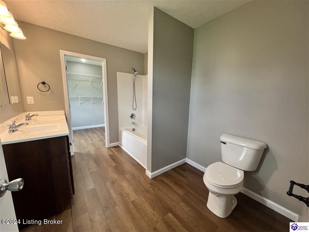 60 Albina Ct